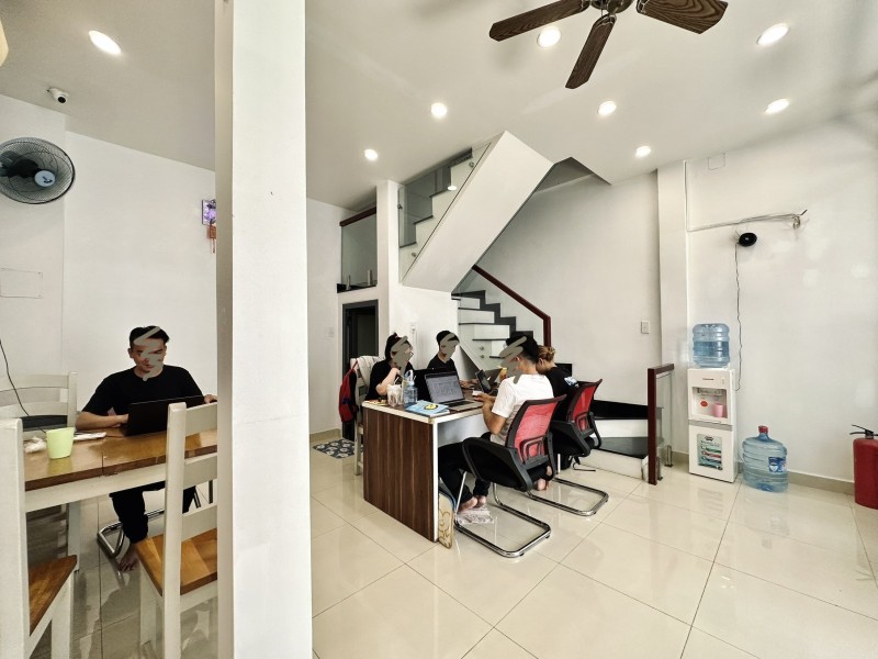 MẶT TIỀN - NGUYỄN ĐÌNH CHÍNH - 40M2 - NHÀ ĐẸP 4 TẦNG Ô TÔ NGỦ TRONG NHÀ - 7.5 TỶ.