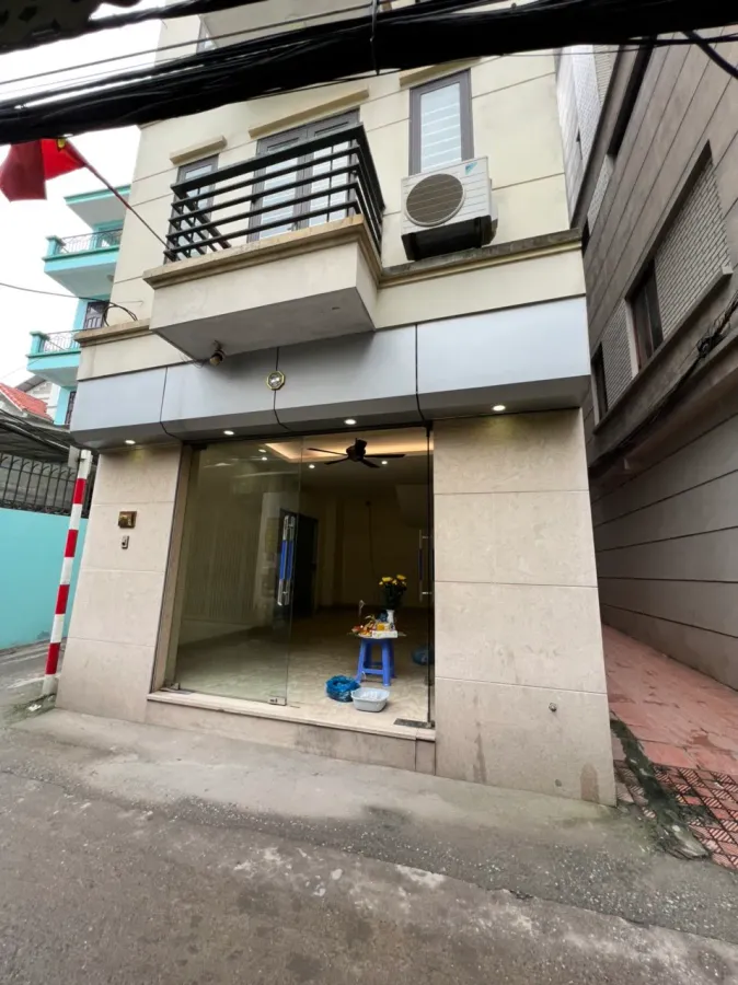 Cần bán gấp - ô tô, lô góc 3 mặt ngõ - sổ đẹp duy nhất còn lại ở Ngọc Thụy, nhỉnh 160tr/m2