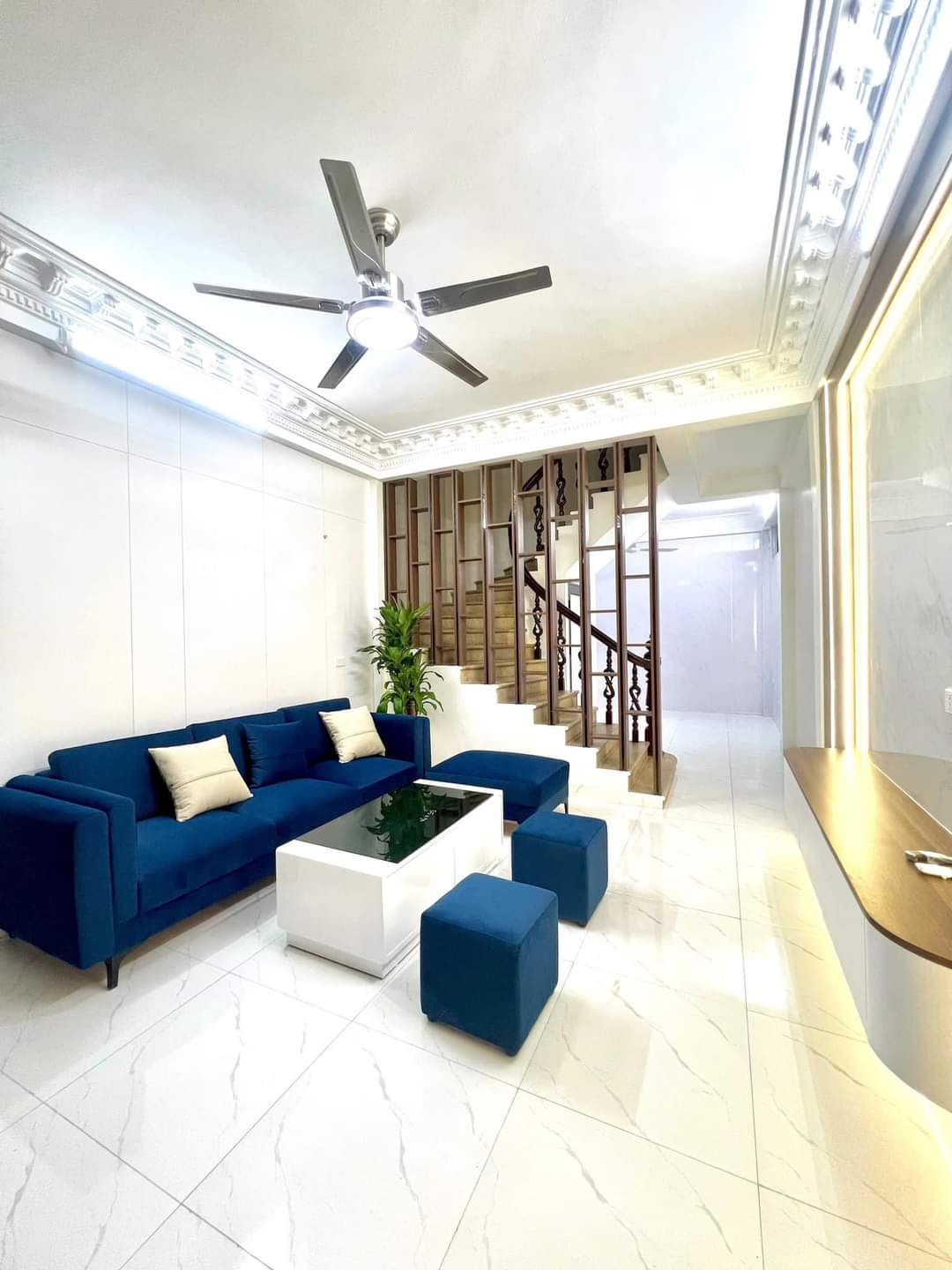 BÁN NHÀ THỊNH QUANG 40M2 - 5 TẦNG - 6 PHÒNG NGỦ.