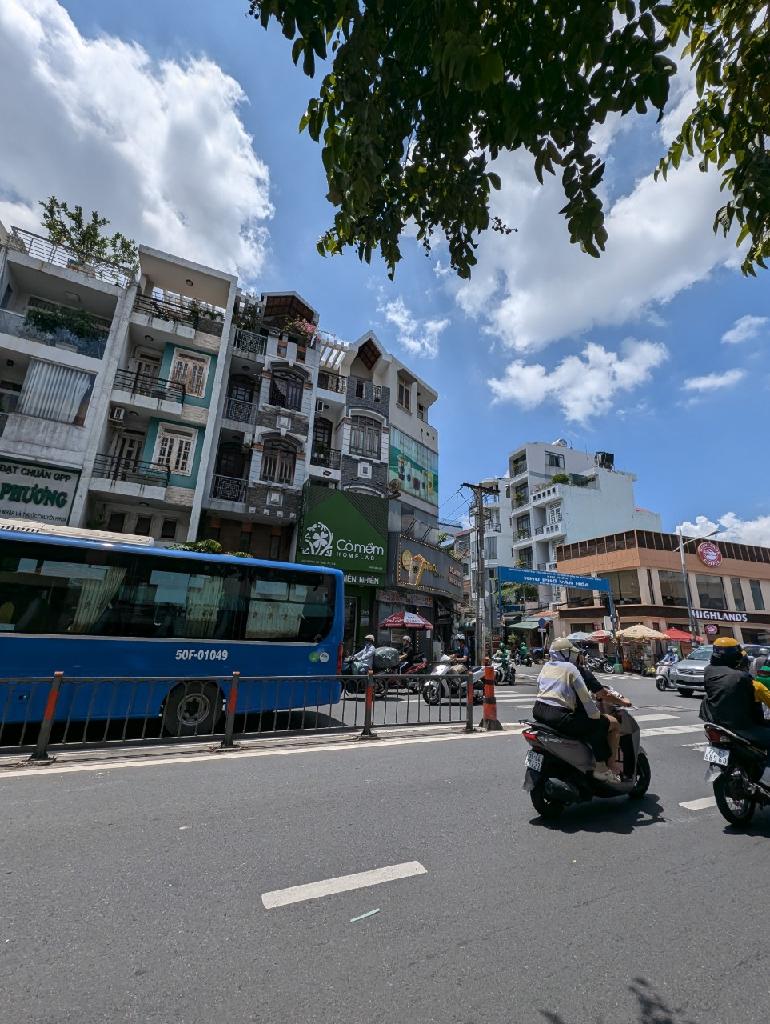 CHỦ KẸT TIỀN CẦN RA GẤP, NHÀ HIẾM, ĐẸP MẶT TIỀN DƯƠNG BÁ TRẠC. P1.Q8 CHỈ 14,x TỎI