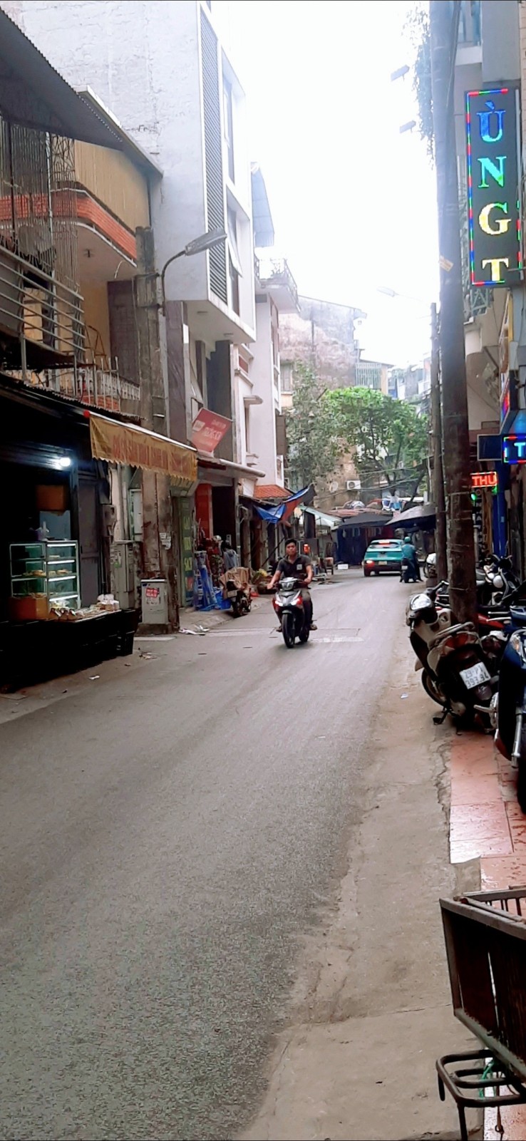 Nhà Mặt Đường 800A, Cầu Giấy. 68m2, 6 tầng, MT 4m, giá 16.5 tỷ KINH DOANH ĐỈNH - NHÀ MỚI ĐẸP