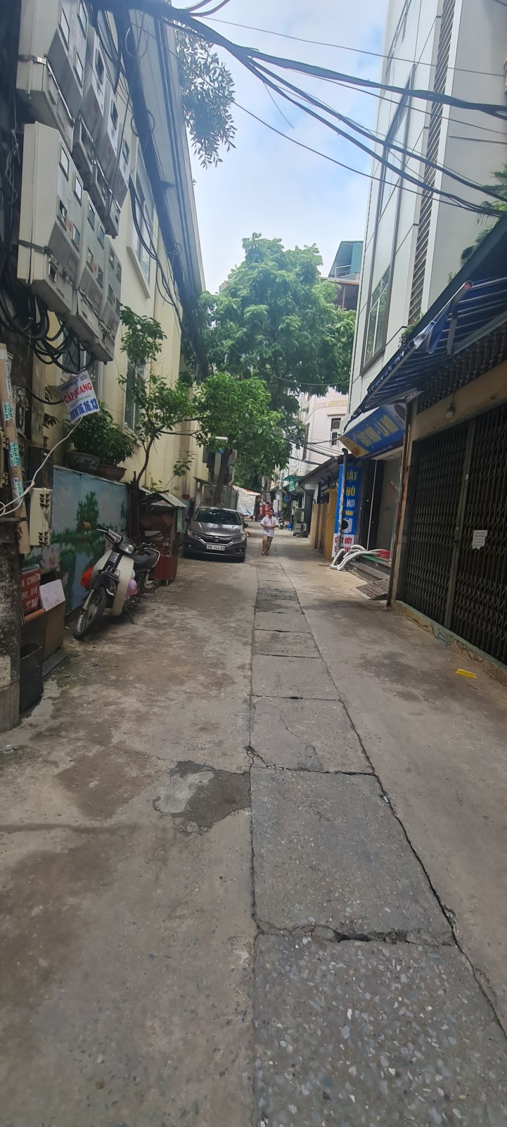 Dương Quảng Hàm, Cầu Giấy. 56mx6 tầng, MT 4.4, giá 20.8 tỷ MẶT NGÕ 79 THÔNG Ô TÔ