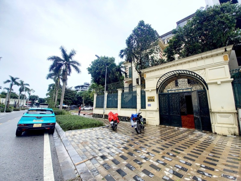 Biệt thự Vườn Đào, Tây Hồ. 285m2, 4 tầng, MT 26m, giá 216 tỷ VỊ THẾ ĐẲNG CẤP