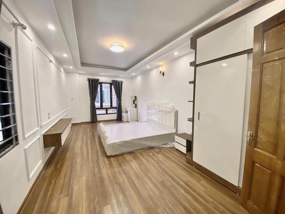 CẦN TIỀN BÁN GẤP NHÀ CỔ NHUẾ NGÕ KINH DOANH Ô TÔ ĐỖ CÁCH 10M TẶNG NỘI THẤT XỊN