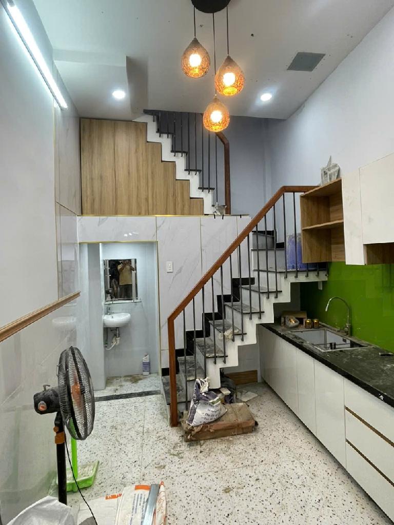 Nhà mới đẹp Âu Cơ 2 tầng 20M2 Quận Tân Bình đoạn gần (Bệnh Viện Quận Tân Phú ) HẺM OTO VF3 vào tới nhà, nhà cực đẹp,