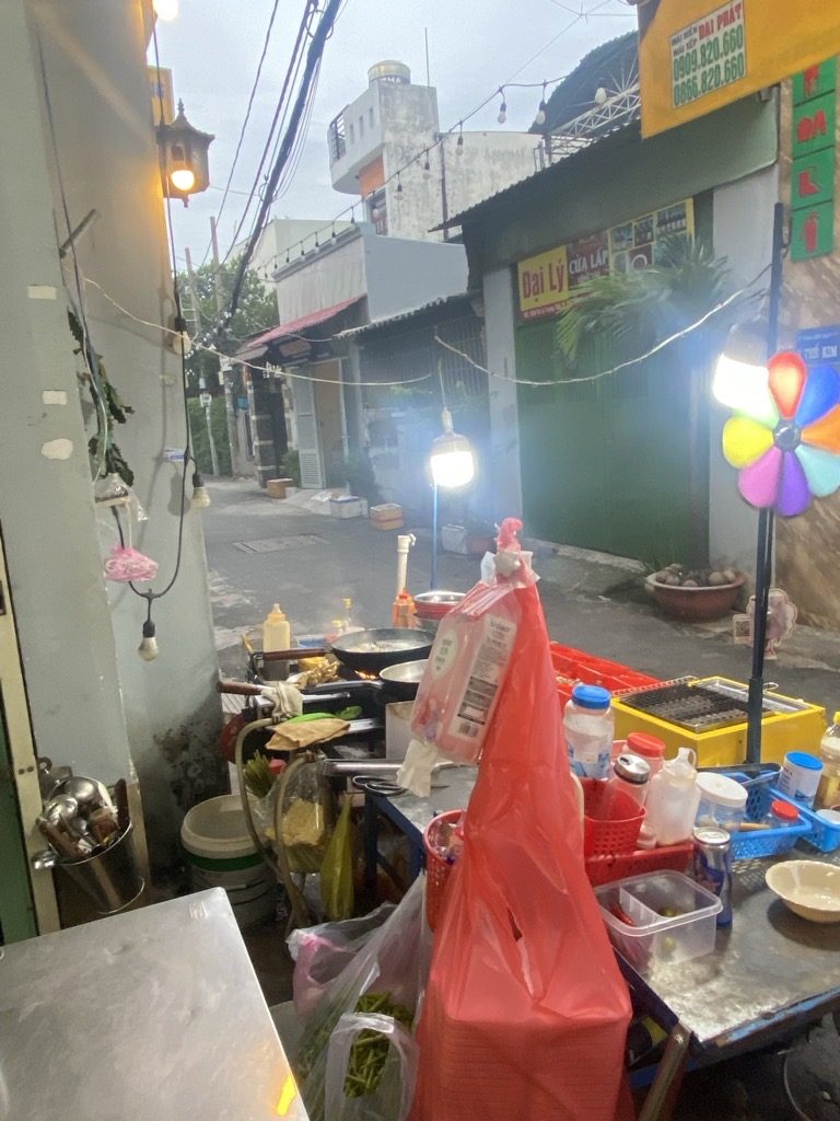 NHANH MỚI KỊP - LÊ TRỌNG TẤN - TÂN PHÚ - 2 TẦNG - HẺM XE HƠI THÔNG - CÁCH MT 10M - 62M2