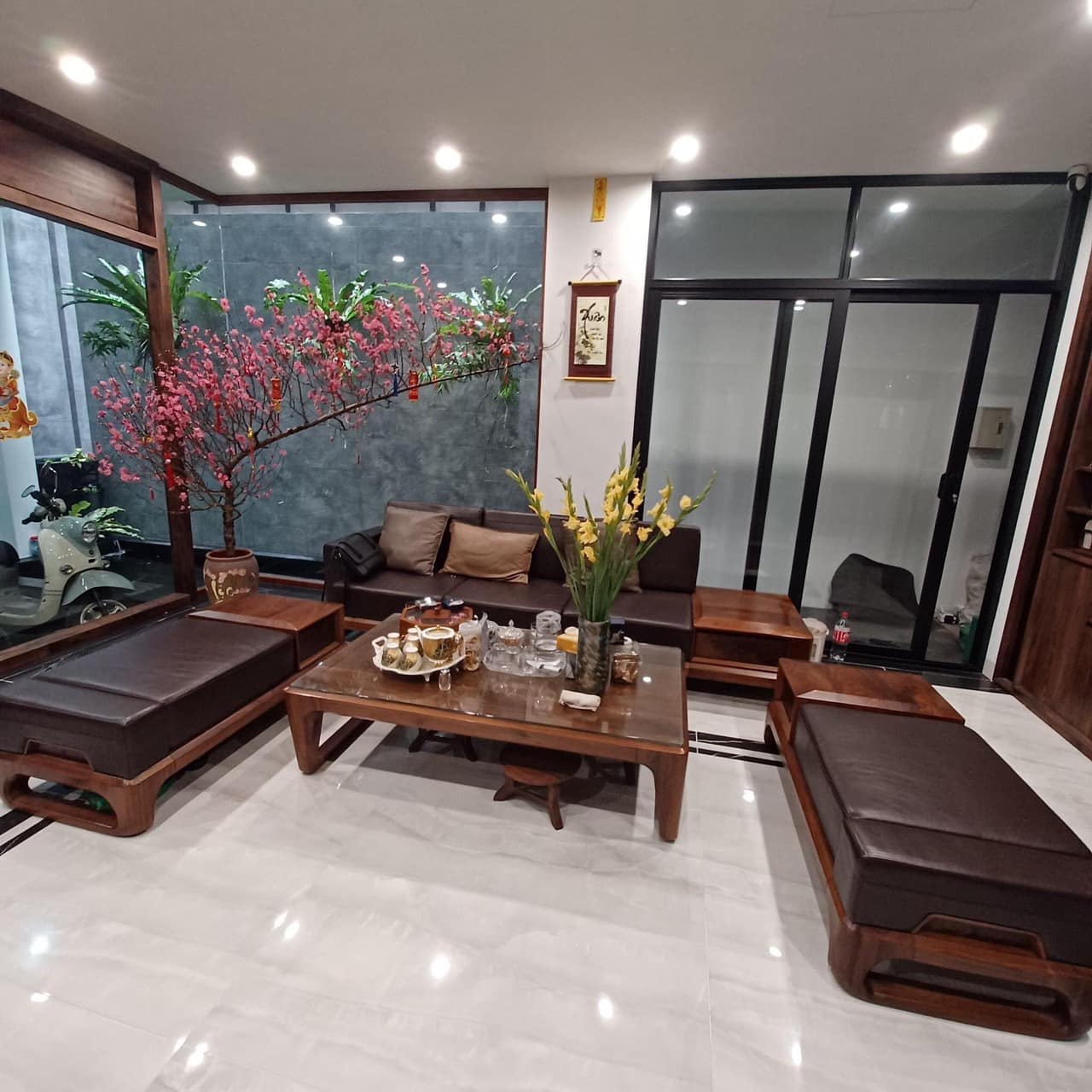 Bán nhà phố Vĩnh Phúc, Ba Đình,ngõ phân lô ô tô tránh, vỉa hè 2 bên, mặt tiền thoáng vĩnh viễn DT 72m2, MT 8m.