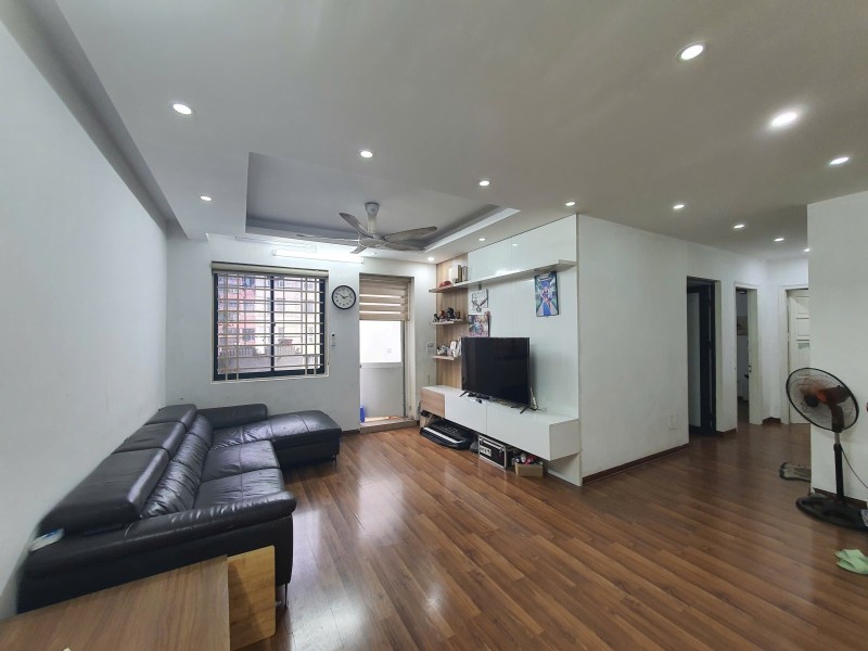 Căn hộ Chung cư Toà Resco Cổ Nhuế, Bắc Từ Liêm. 110m2, MT 9m, giá 4.5 tỷ MẶT PHỐ PHẠM VĂN ĐỒNG - DÂN TRÍ CAO