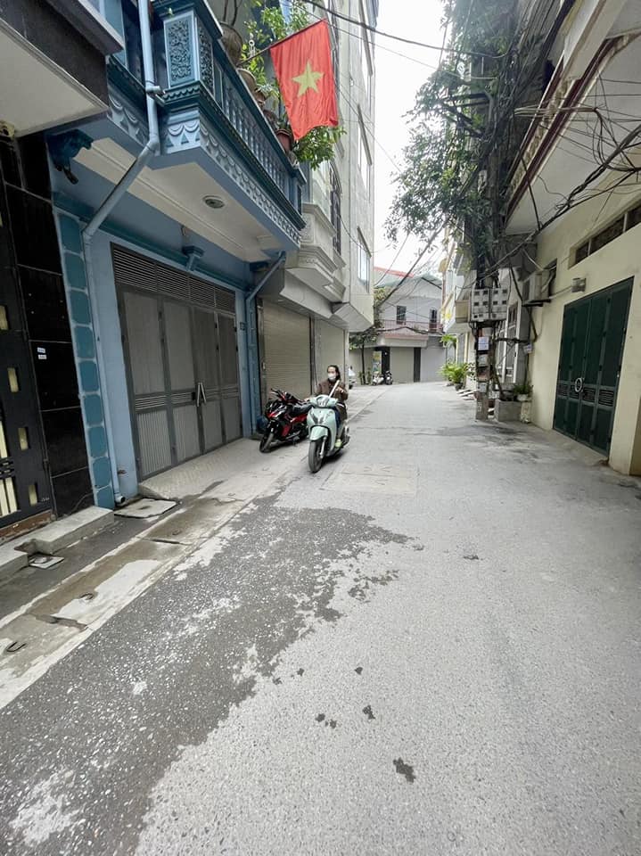 Bán nhà mặt ngõ Đào Tấn, Ba Đình, 5 tầng thang máy, ngõ thông, ô tô qua đỗ cửa. Giá 12 tỷ