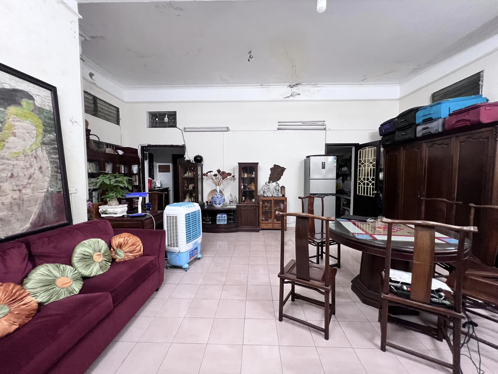 Bán Nhà Mặt Phố Chùa Láng. Đống Đa. Ô Tô. Vỉa Hè. DT 136m2. MT 3,5m. 5 Tầng. Giá 34,9 Tỷ.