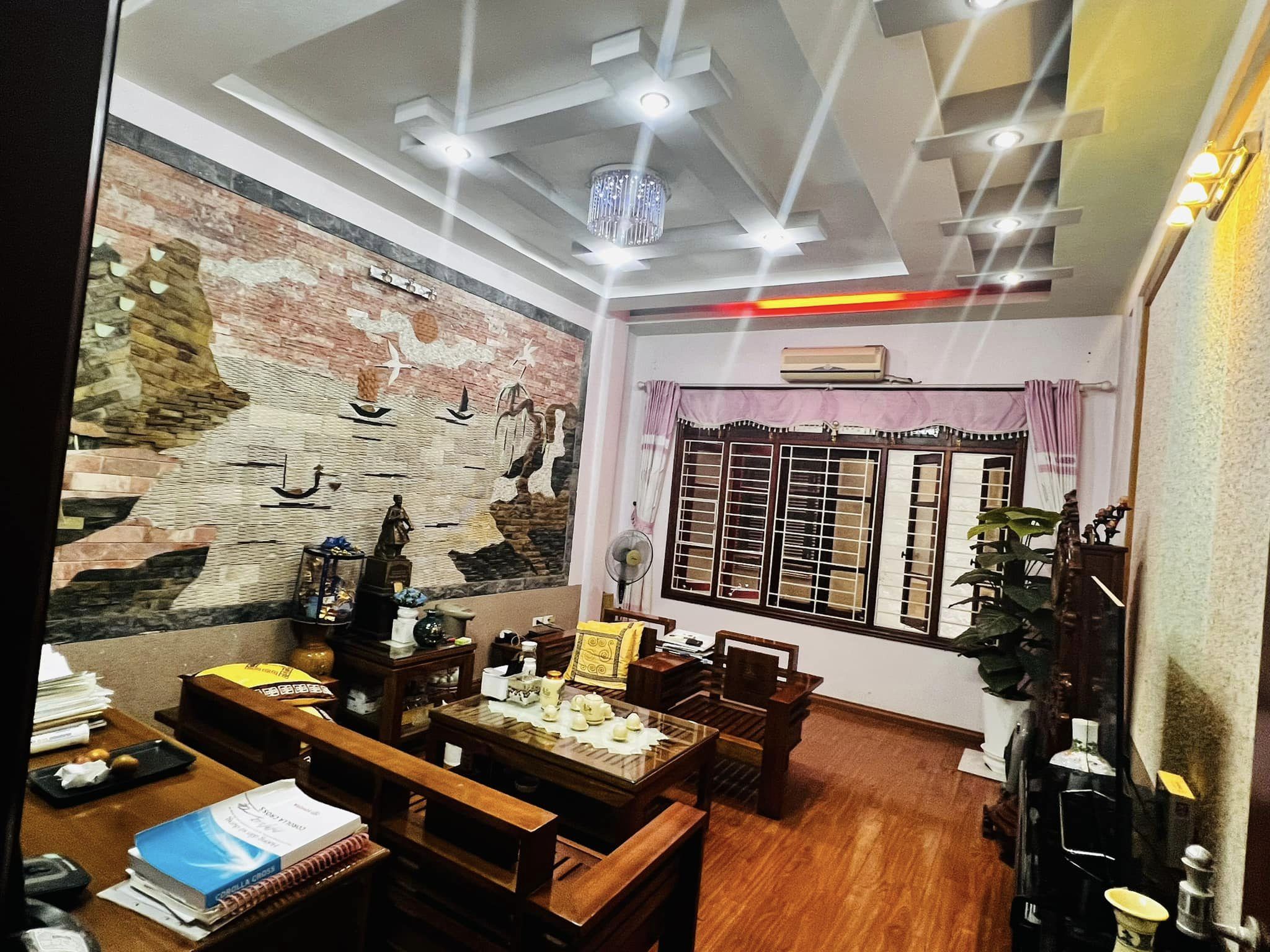 Bán nhà Thợ Nhuộm, 38m2, 6 tầng thang máy, mặt tiền 5m, 14.5 tỷ, ngõ rộng thoáng, KD homestay