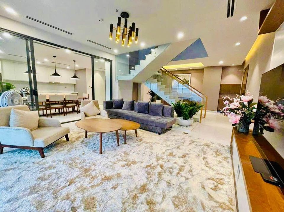 Do chuyển sinh sống cần Bán căn Penthouse 240m2 view Biển trung tâm du lịch Bãi Cháy Hạ Long.