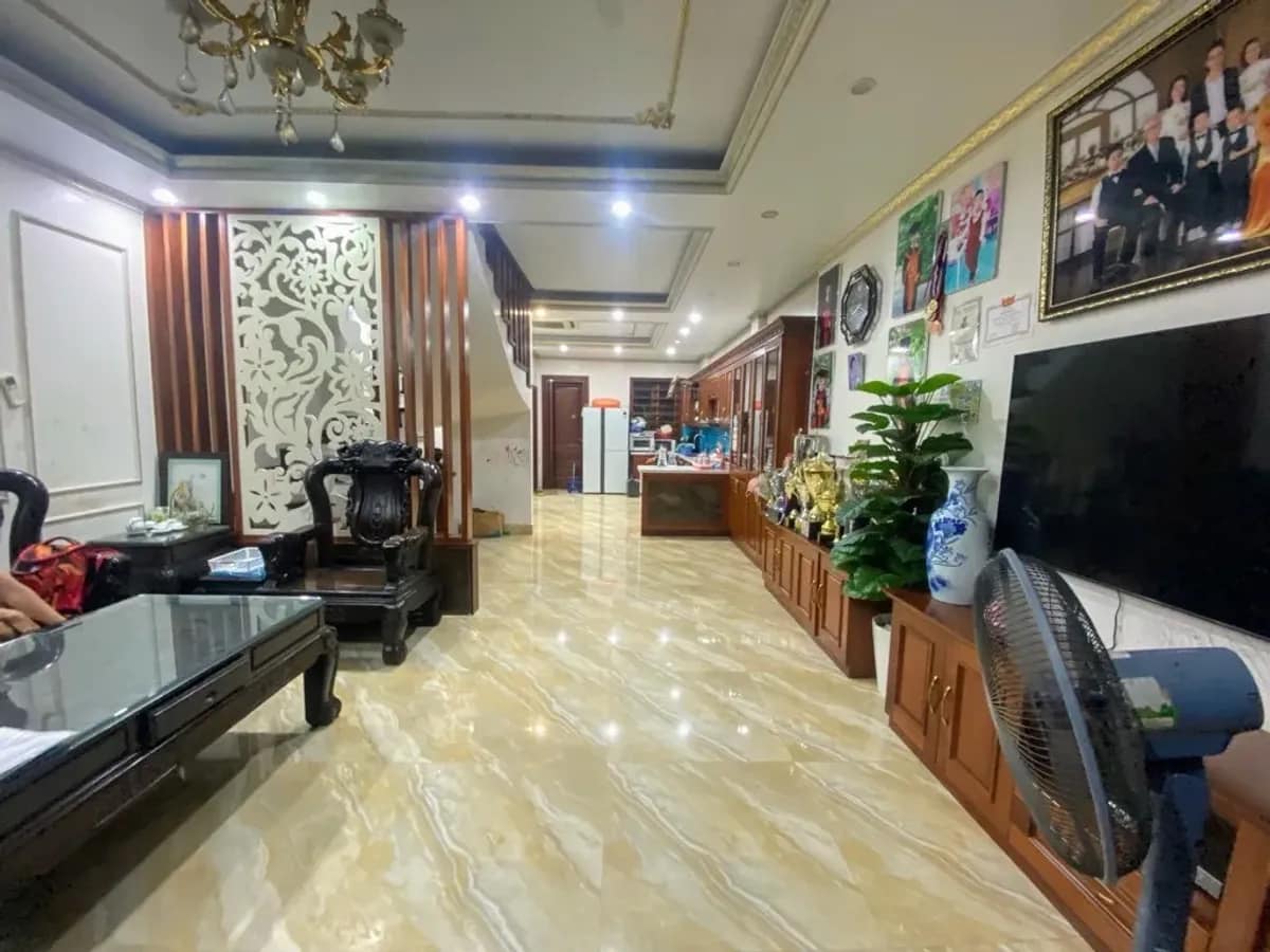 Bán nhà-Phố Nguyễn Chí Thanh,Đống Đa-DT54m2 x MT rộng 5m x Tầng-17.9 tỷ-Phân lô- 2 ô tô tránh-KD,cho thuê Tốt