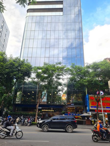 Bán nhà xây toà 9 tầng,DT 136m xMT7.1m -39 tỷ TL-Phố Thái ,Hà-Đống Đa- 2 ô tô tránh-KD Cực VIP