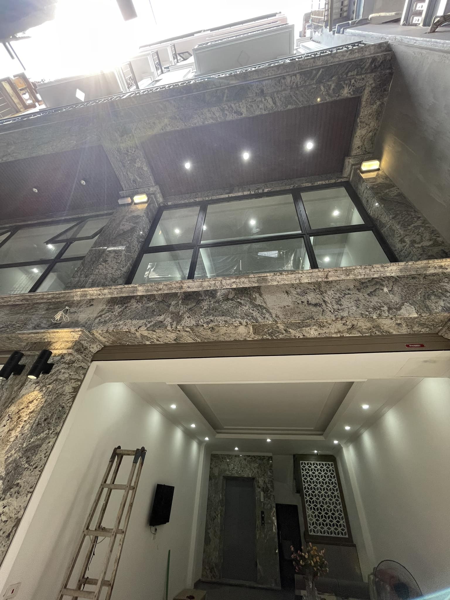 PHÂN LÔ – PHÙNG CHÍ KIÊN 50m2 – 8 TẦNG THANG MÁY-MT 4.4m – Ô TÔ –NGÕ THÔNG- KINH DOANH-GIÁ CHÀO 16.8 TỶ