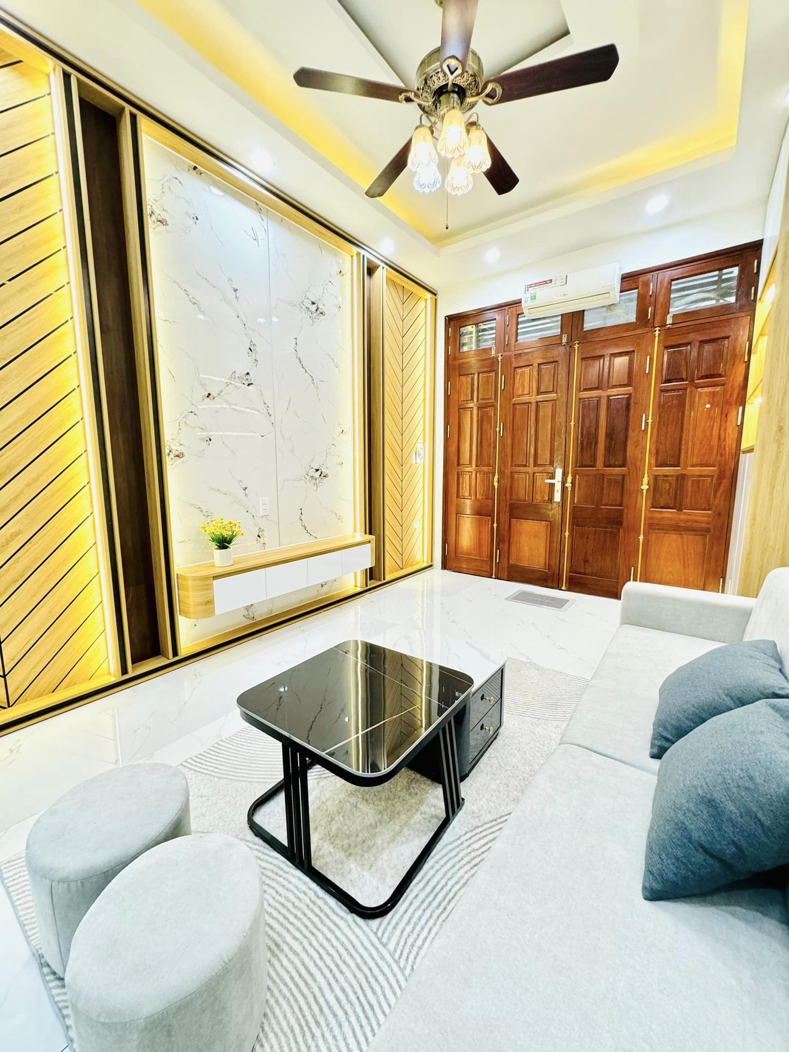 NHÀ MỚI MINH KHAI –HBT 32m2 -5T 3PN KHÉP KÍN-FULL ĐỒ- 50m RA PHỐ- GIÁ CHÀO 5.8 TỶ