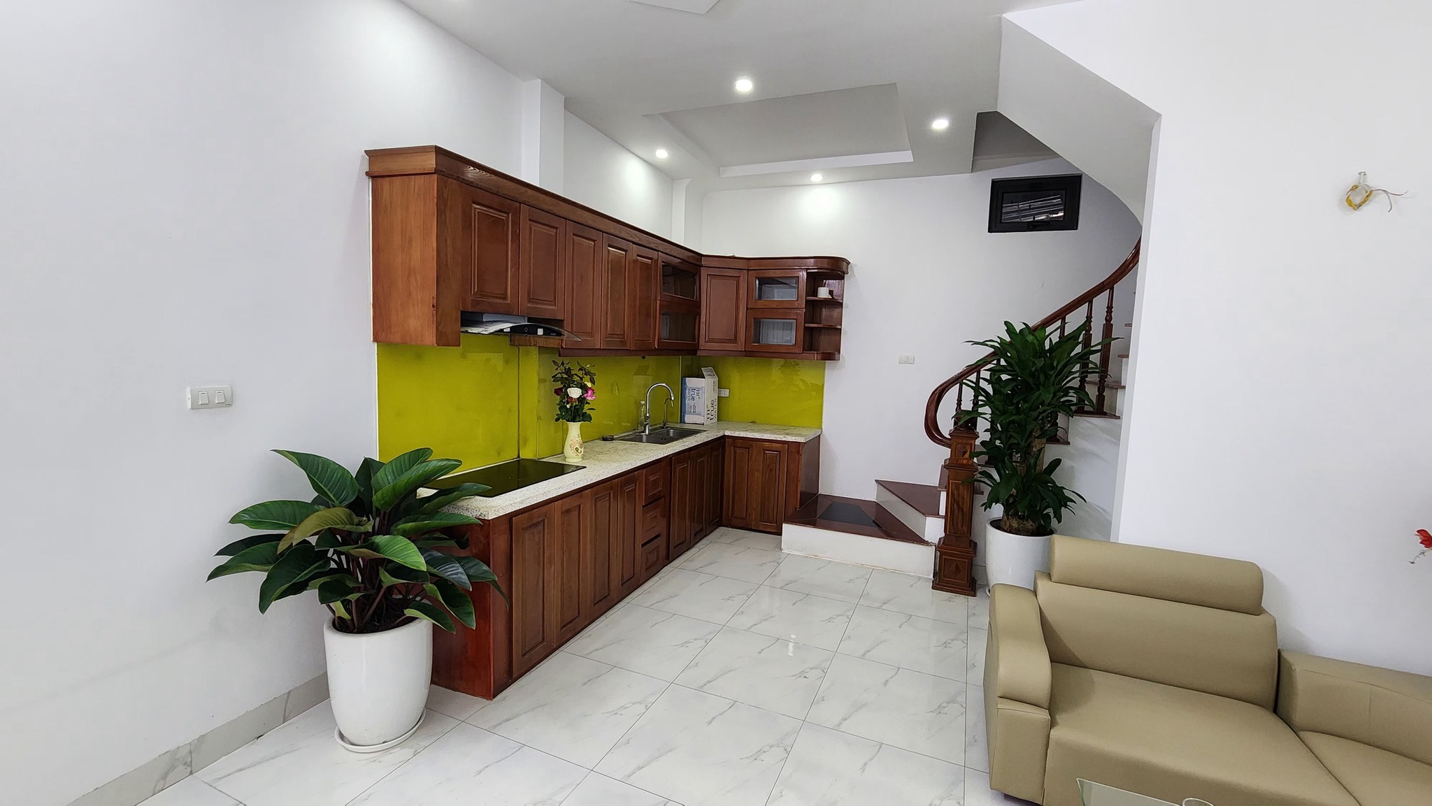 QUANG TRUNG HÀ ĐÔNG - NHÀ MỚI Ở NGAY - Ô TÔ ĐỖ CỔNG - 3 BƯỚC RA PHỐ 37m 4 tầng 7.4 tỷ