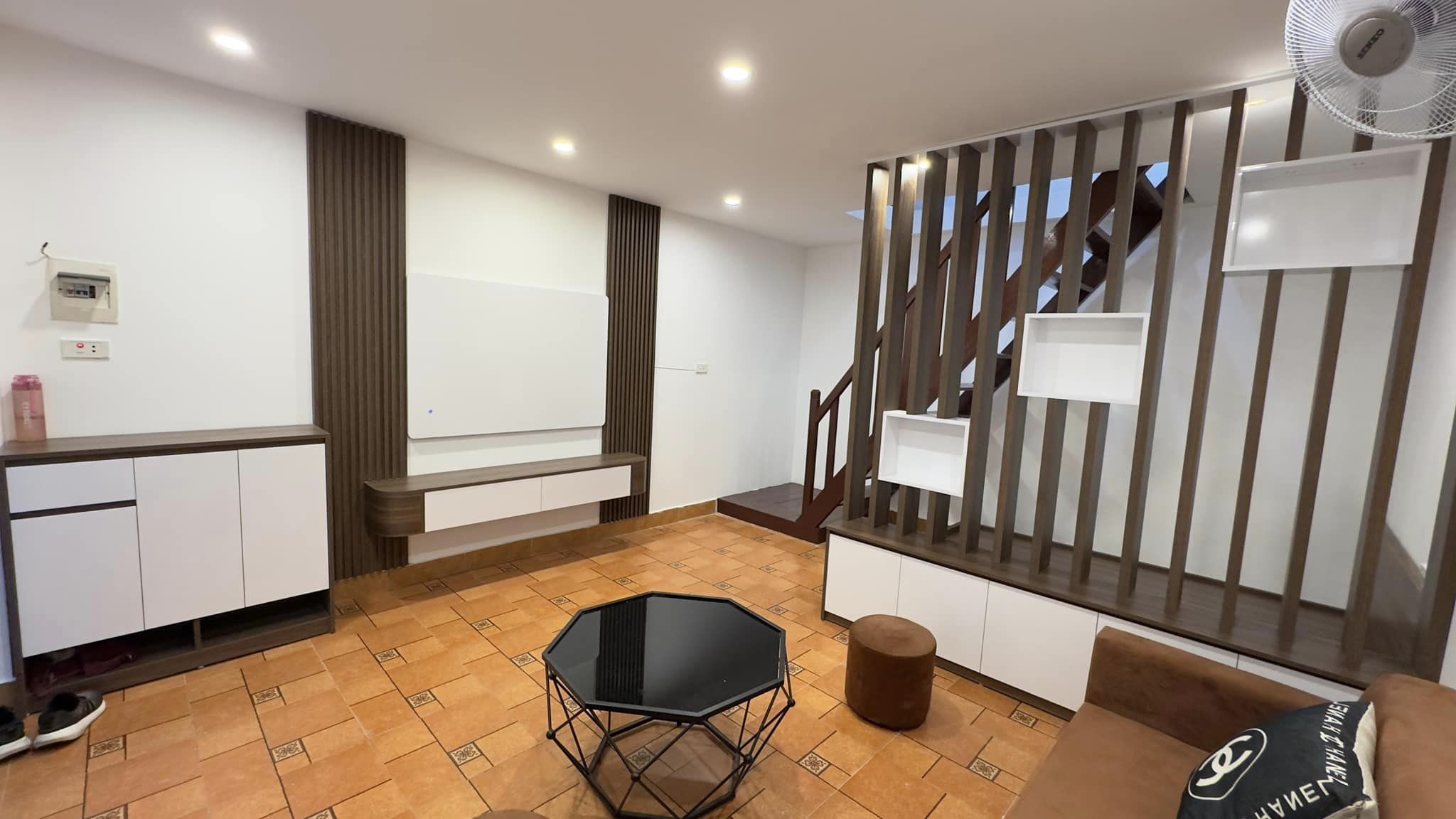 Tập thể In Ngân Hàng, Quan Thổ 1, DT 70m 2PN 2VS, Mới đẹp, hơn 2 tỷ