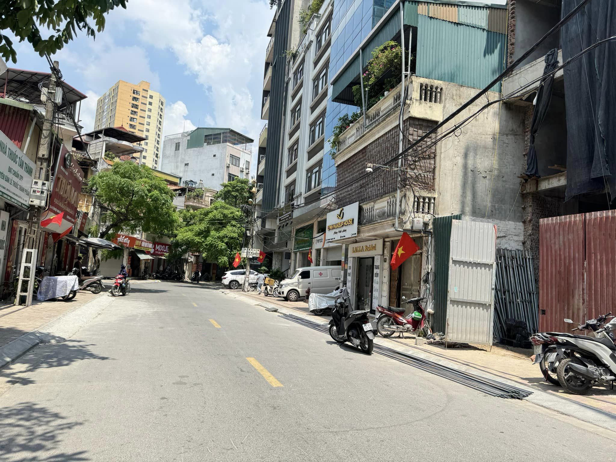 Giá rẻ Mai Dịch, Cầu Giấy, phân lô, vỉa hè kinh doanh, đường 7m thông, 87m, mt 5m giá 18.8 tỷ