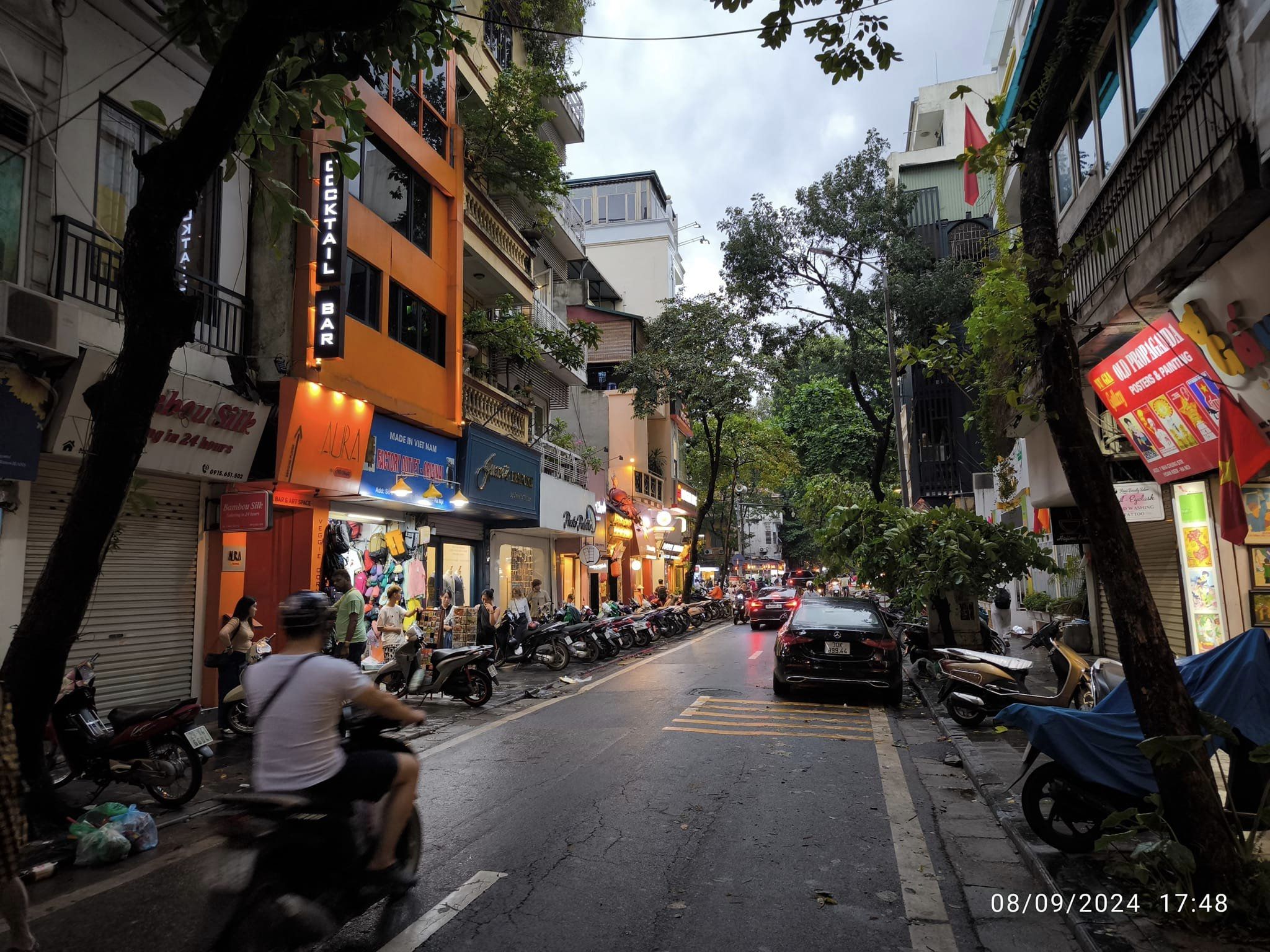 BÁN GẤP NHÀ PHỐ NHÀ CHUNG - HOÀN KIẾM 120M2 3 TẦNG MT 5M GIÁ 25.8 TỶ