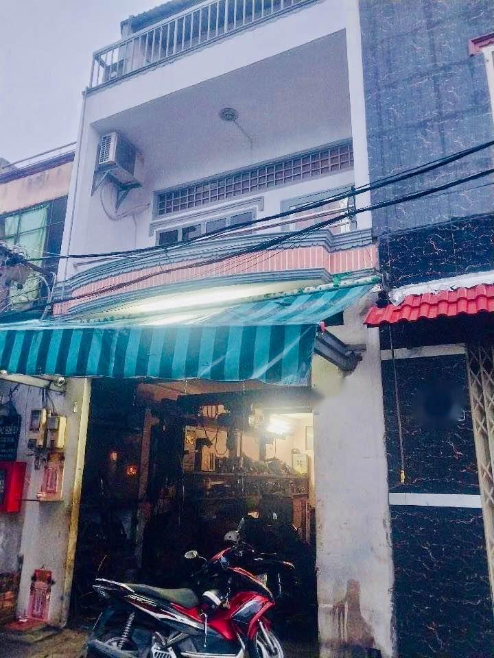 NGAY NGÃ 4 XÃ - GIÁP TÂN PHÚ, Q11, Q6 - HXH SÁT MẶT TIỀN - 3 TẦNG - 92M NGANG 5 NỞ HẬU NHỈNH 5 TỶ