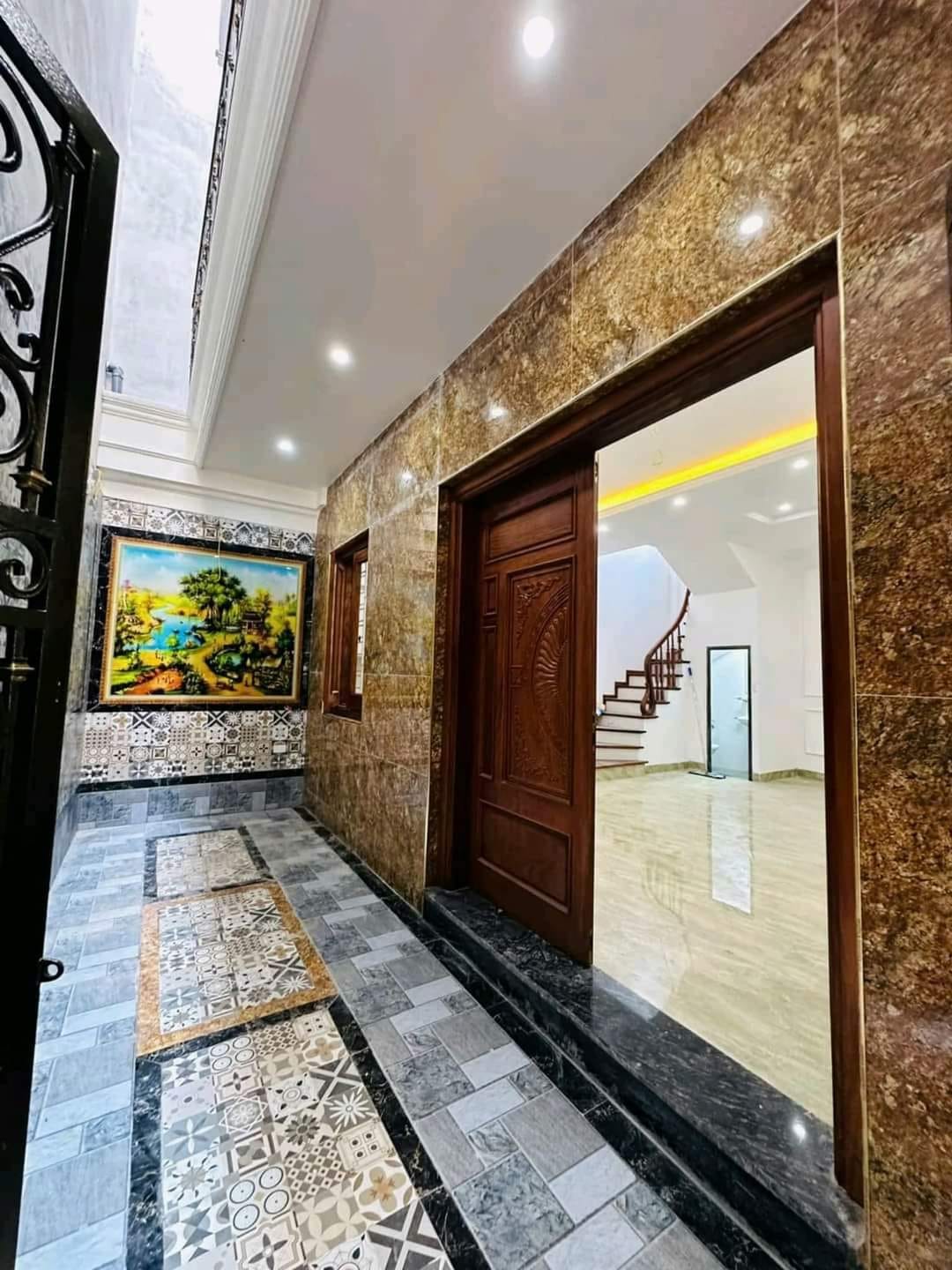 BÁN NHÀ LẠC LONG QUÂN, CẦU GIẤY, HN 44M², 5 TẦNG, MT 5.9M, GIÁ 6.95 TỶ. LH 0988.451.789