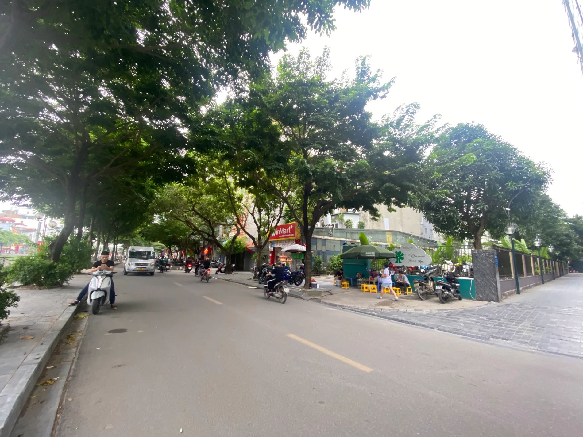 Bán Nhà Mặt Phố Vũ Tông Phan. Thanh Xuân. Lô Góc. Ô Tô. Vỉa Hè. DT 1112m2. Giá 170 Tỷ