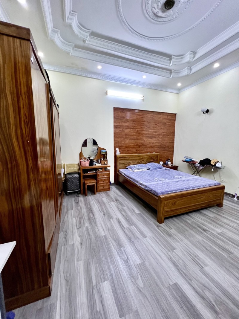 Nhà Hoàng Hoa Thám (Đồng Cổ), Tây Hồ. 50m2; 4 tầng; MT 4m; giá 8.7 Tỷ NHÀ ĐẸP