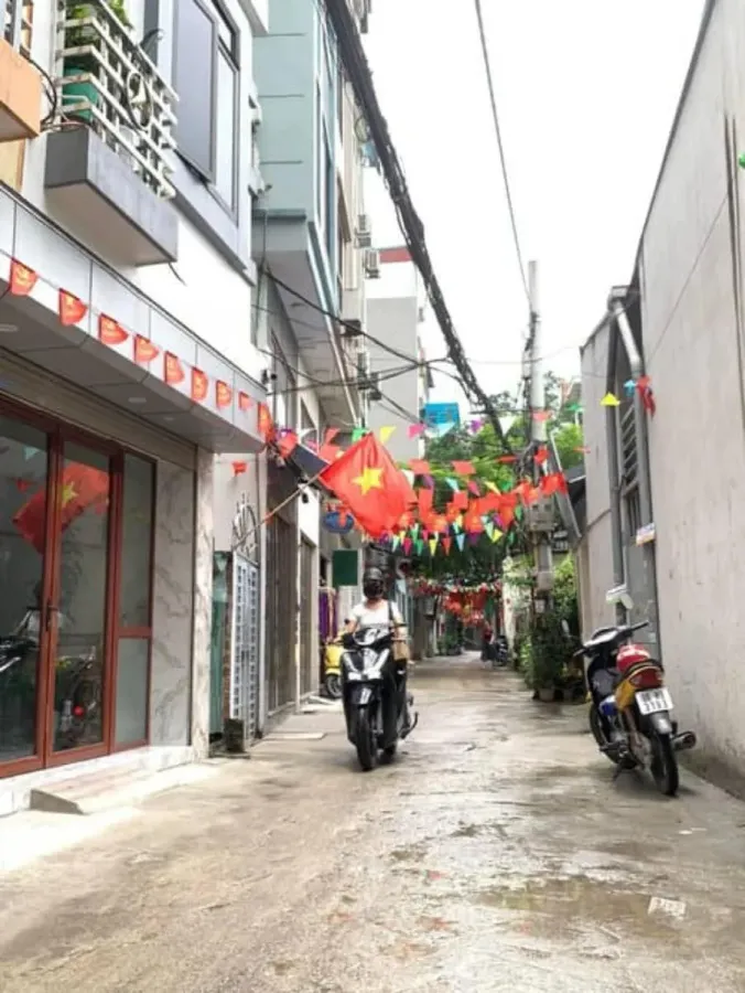 Bán Nhà Định Công Hạ. Hoàng Mai. Nhà Đẹp. DT 30m2. MT 3,2m. 5 Tầng. Giá 5,28 Tỷ.