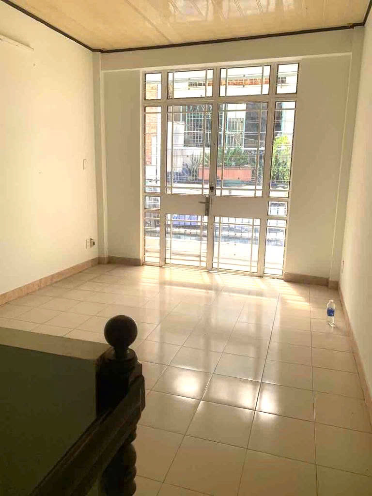 NHÀ HẺM LẠC LONG QUÂN, 4x12m, 2 PHÒNG NGỦ, CHỈ 10 TR