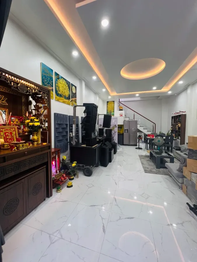 GẤP GẤP NHÀ MỚI ĐẸP - HẺM XE HƠI- 70M2, NGANG 6M - 2 TẦNG BTCT