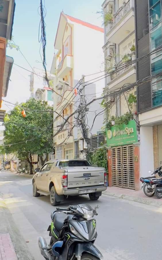 NHÀ VỈA HÈ.KD. HOÀNG ĐẠO THÀNH 2 THOÁNG. 102M. 4TẦNG. MT 6.2M. 16.2 TỶ. ĐANG CẦN BÁN. THANH XUÂN.