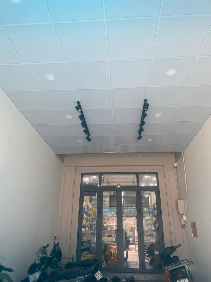 BÁN NHÀ MẶT TIỀN ĐƯỜNG BÌNH LONG