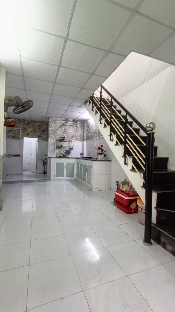 ♣ 1.85 tỷ Nhà Hoàng Diệu, kiệt dễ đi, sân rộng, 38m2, 2 tầng