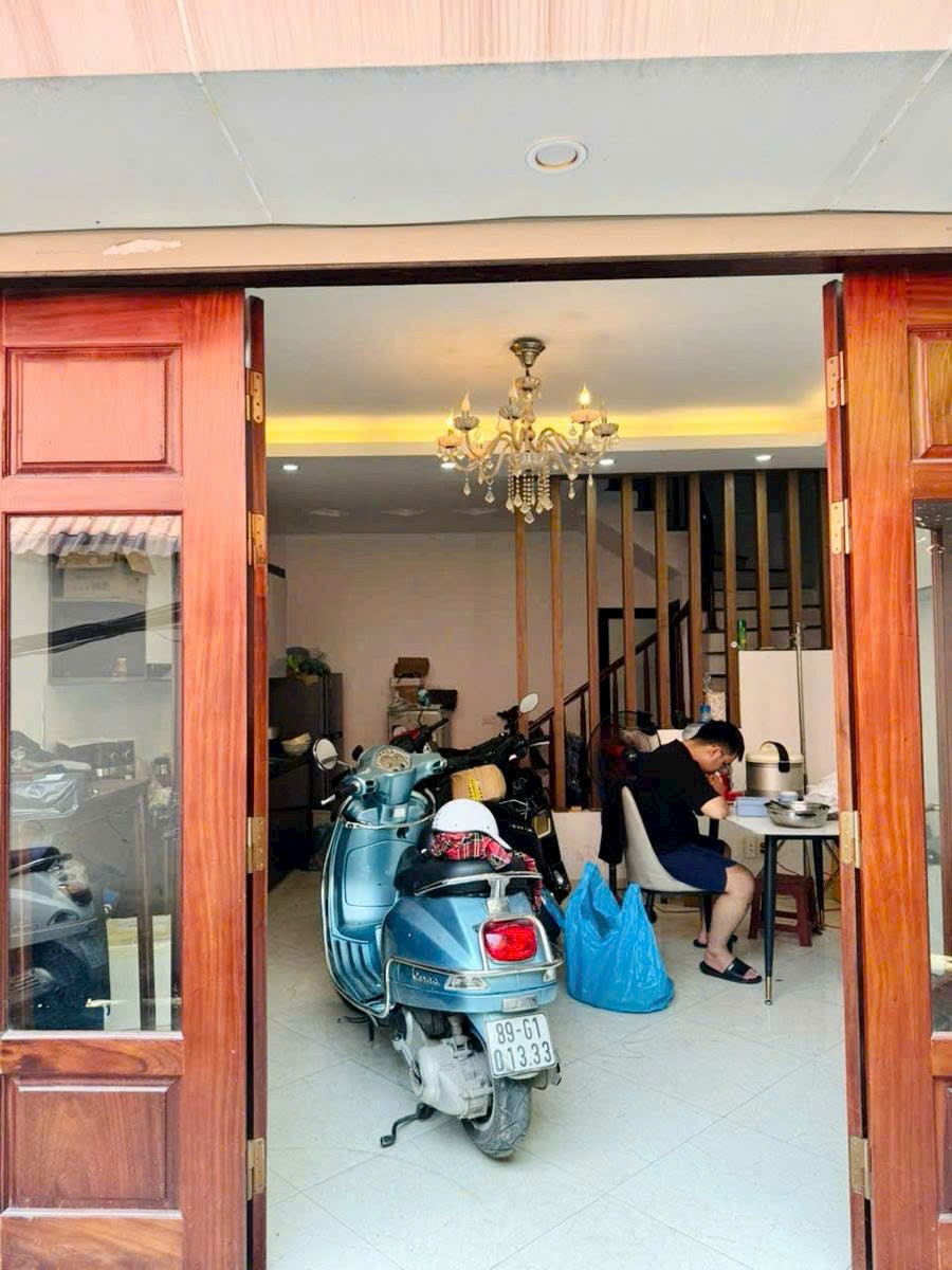 BÁN NHÀ THỤY KHUÊ-TÂY HỒ- NGÕ THÔNG RỘNG THOÁNG - CÁCH PHỐ 50M - CÓ THỂ KINH DOANH . DT: 33M*5 TẦNG, GIÁ 6,5 TỶ.