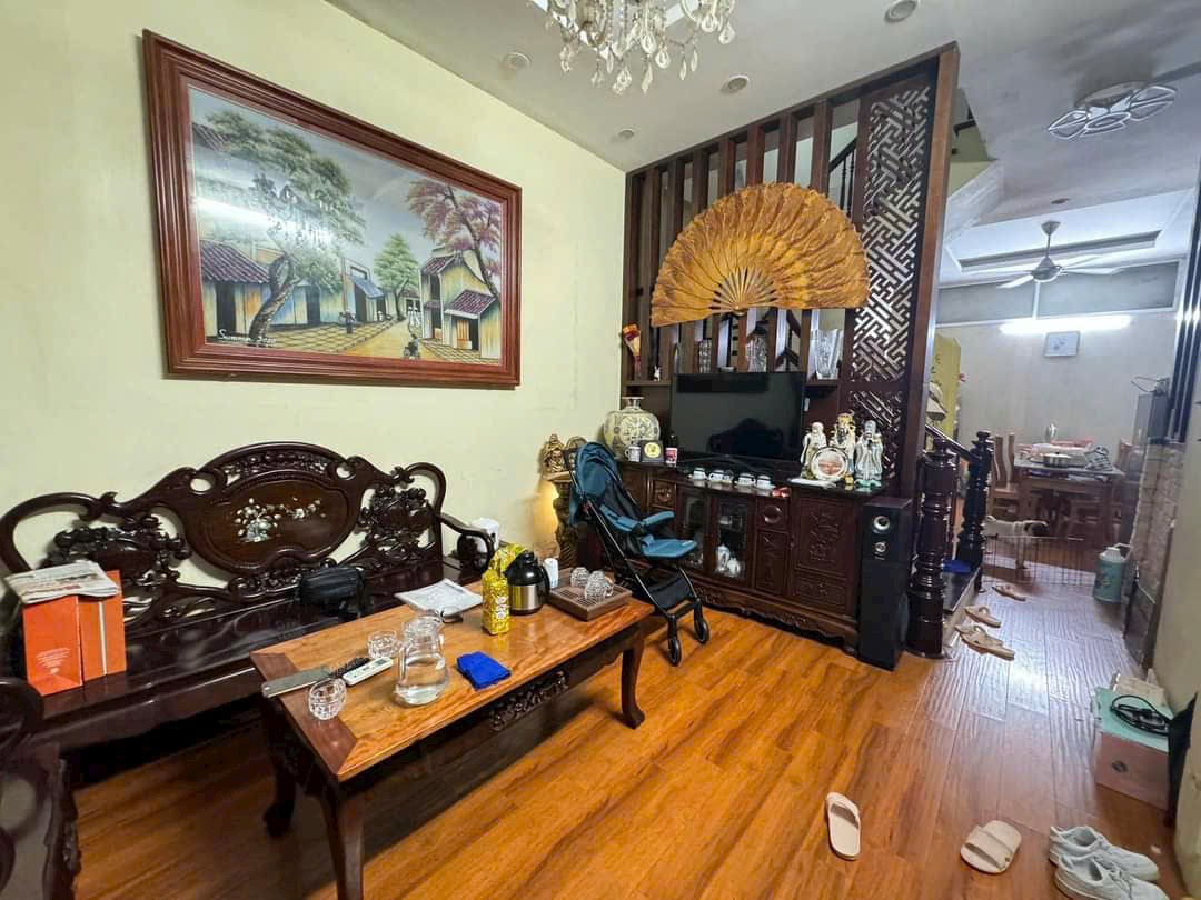 BÁN NHÀ TRẦN CUNG - DÂN XÂY CHẮC CHẮN - HAI THOÁNG. DT: 49M* 4 TẦNG, GIÁ 7,9 TỶ.