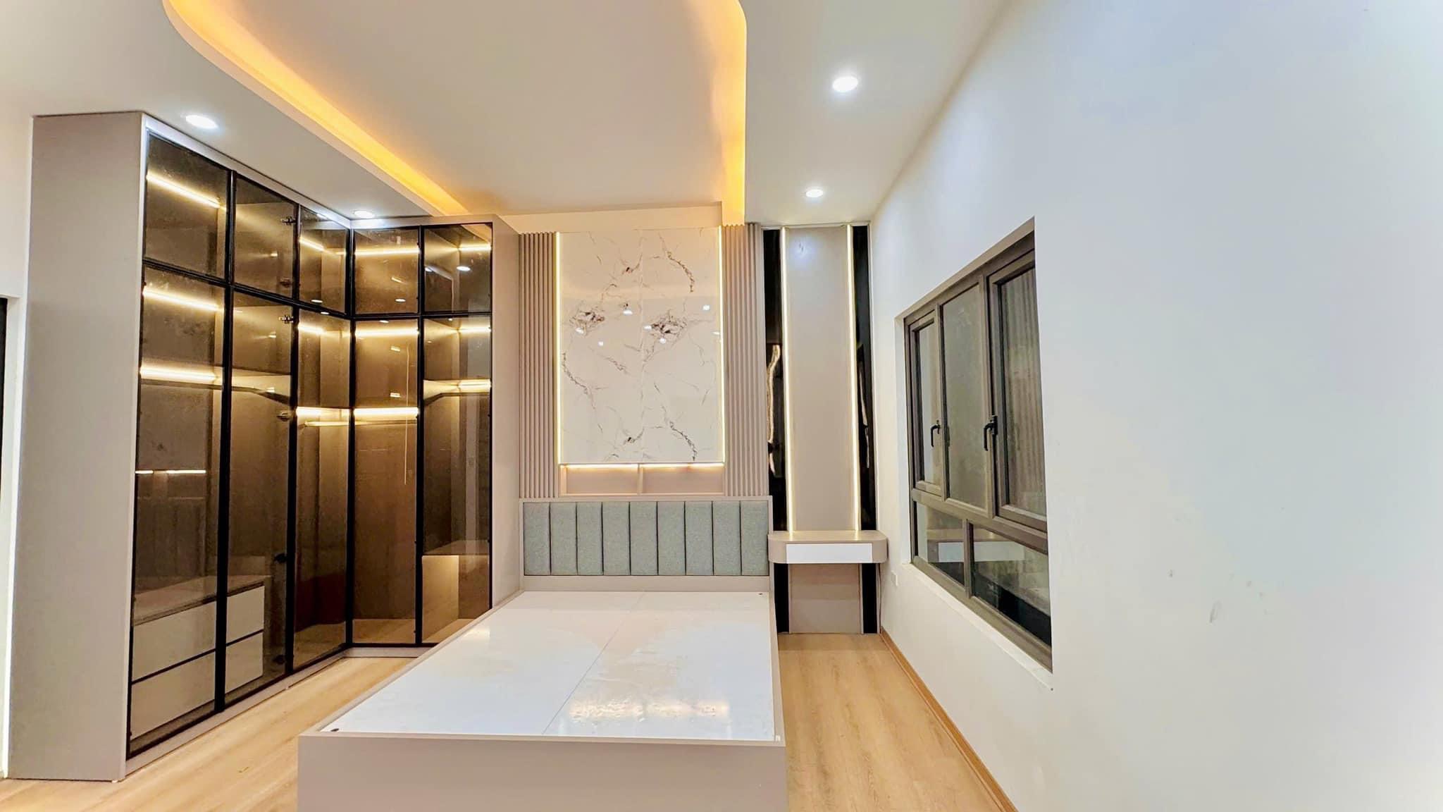 Bán Nhà Phố Minh Khai - HBT - Lô Góc - Mặt Ngõ Thông KDoanh - Gần Time City - Gần TTTM Chợ Mơ