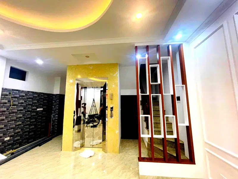 Bán gấp nhà nguyễn ngọc nại , quận thanh xuân. Nhà mới xây 6 tầng thang máy, 3m ra ô tô tránh