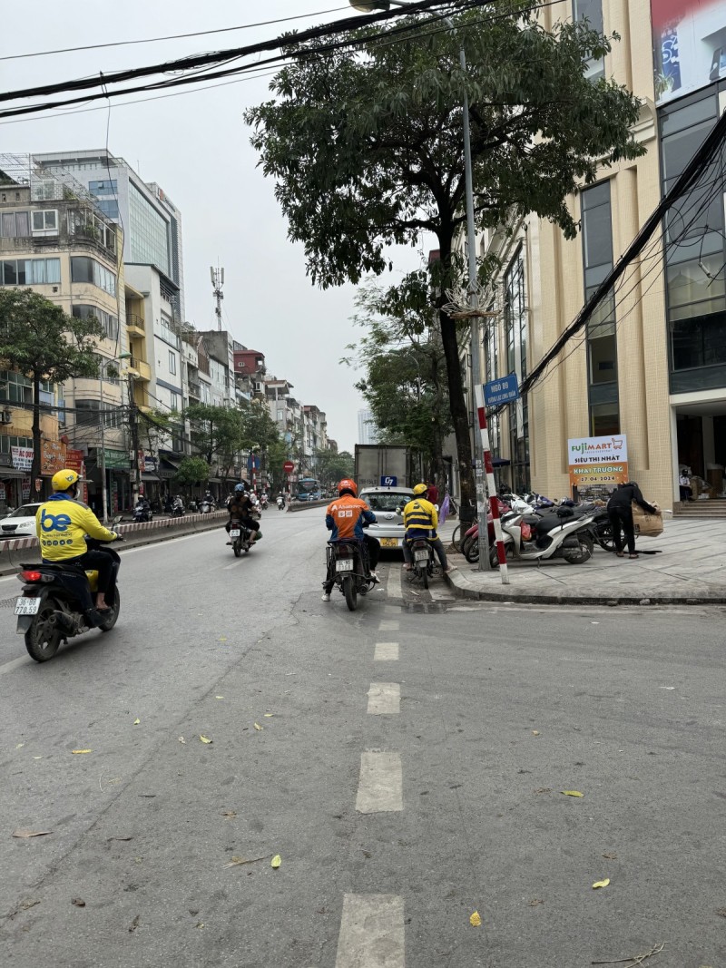 Bán nhà Lạc Long Quân, Cầu Giấy. 78mx 7 tầng, TM, MT 5m, 16PN, giá 15.8 Tỷ Ô TÔ VÀO NHÀ - 7 TẦNG THANG MÁY