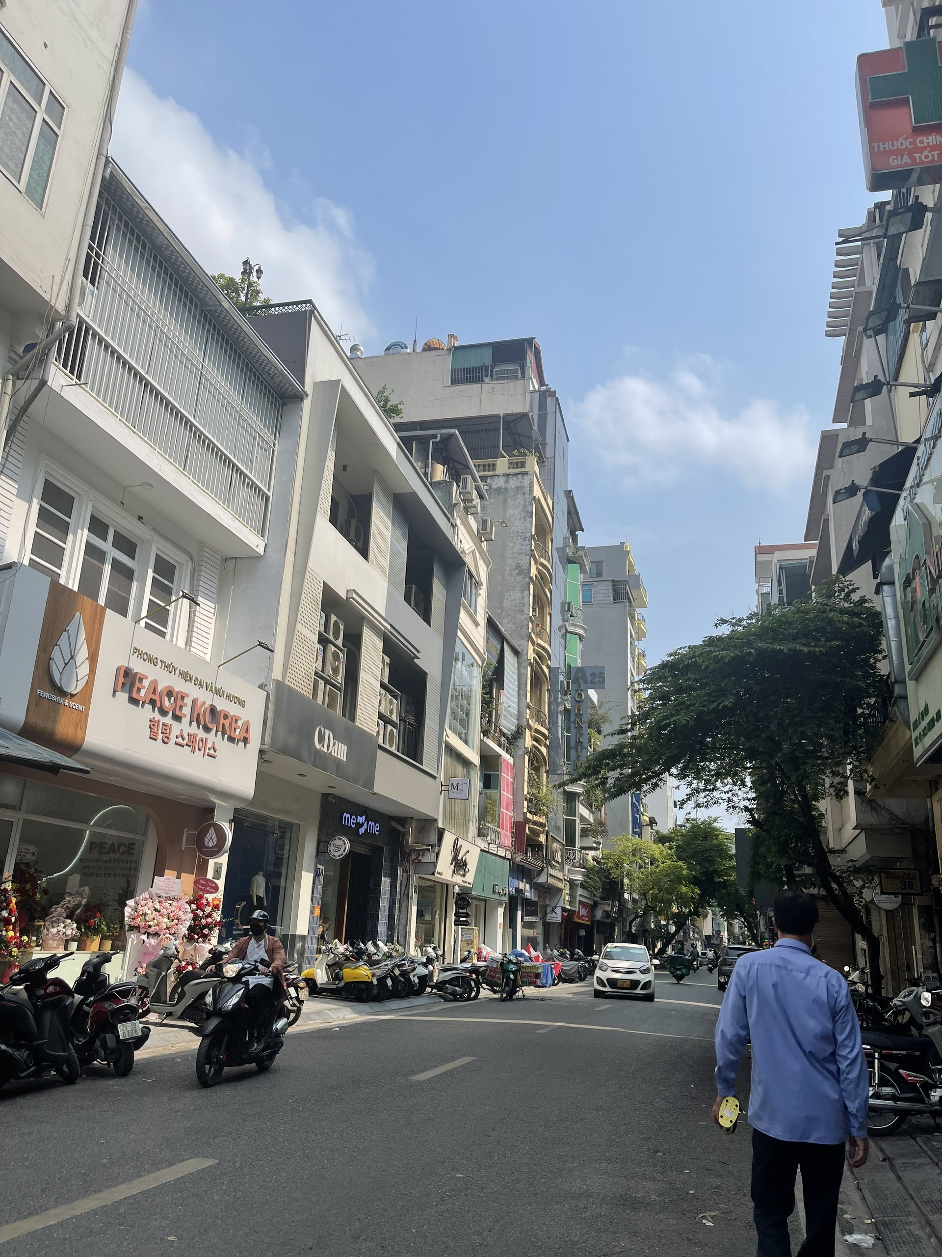 Bán nhà KINH DOANH mặt phố Bùi Thị Xuân, GẦN VINCOM Bà Triệu, 44m2, mặt tiền 5m, 20 tỷ