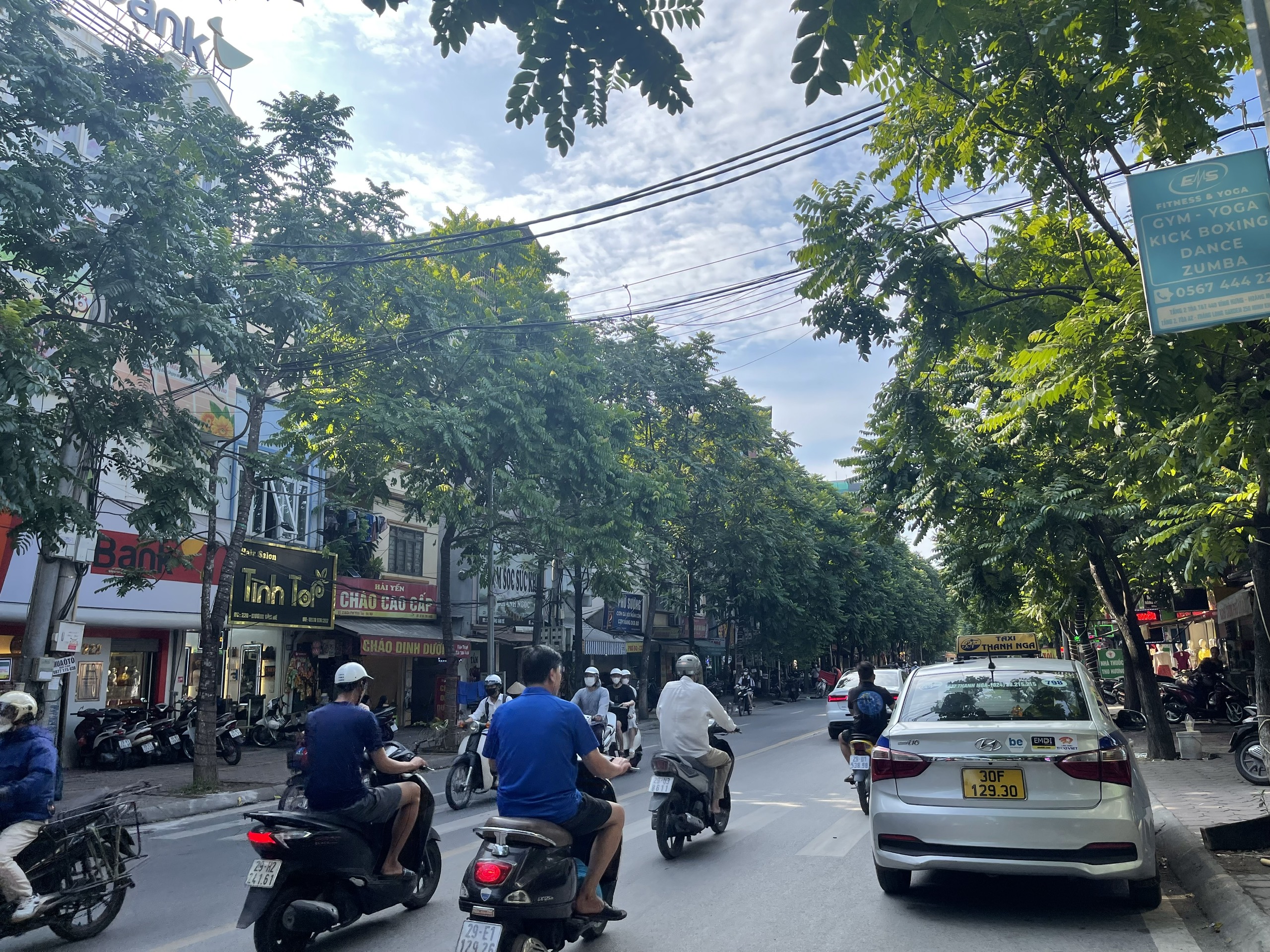 Bán nhà phố Dương Văn Bé - Hai Bà Trưng, Ô TÔ, 10m ra phố, 116m2, mặt tiền rộng, 18 tỷ