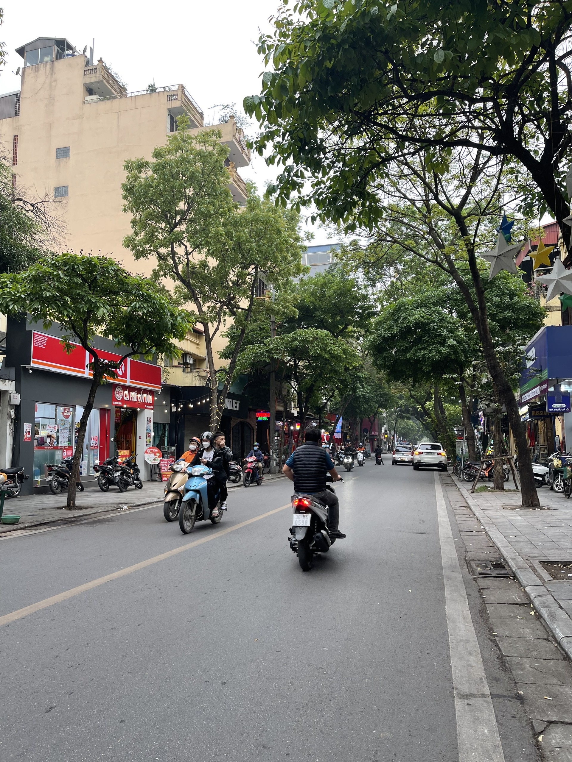 Bán nhà mặt phố Hàng Bông - Hoàn Kiếm, vài phút đi bộ ra HỒ GƯƠM, 40m2, mặt tiền rộng, 12 tỷ