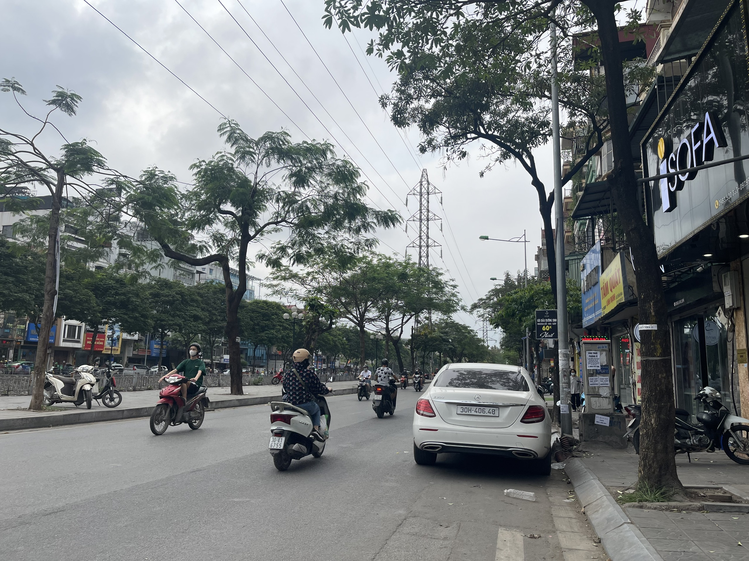 Bán nhà KINH DOANH mặt phố KIM NGƯU - Hai Bà Trưng, VỈA HÈ RỘNG, 65m2, 25 tỷ