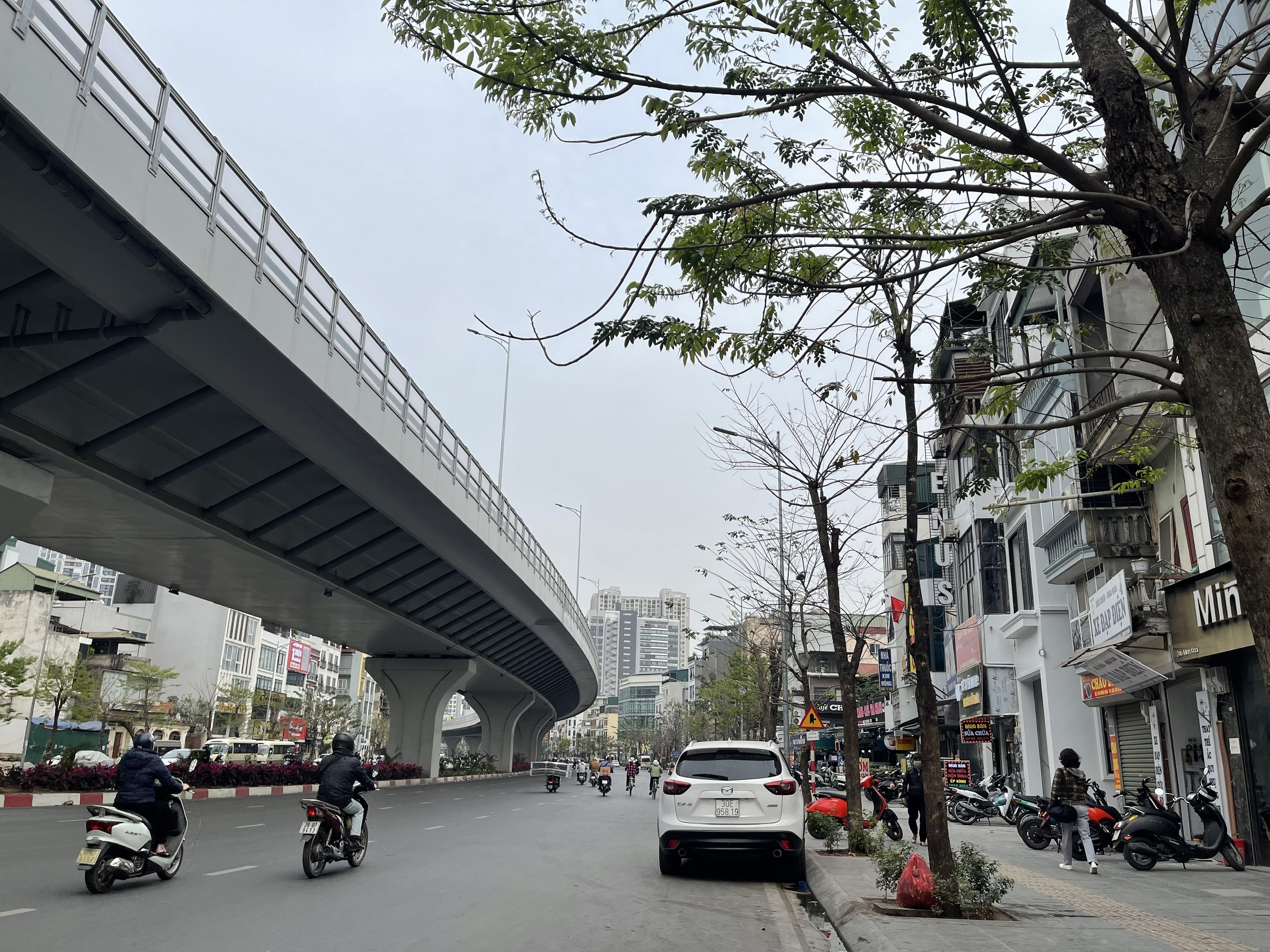 Bán nhà KINH DOANH mặt phố MINH KHAI - Hai Bà Trưng, VỈA HÈ, 120m2, 30 tỷ