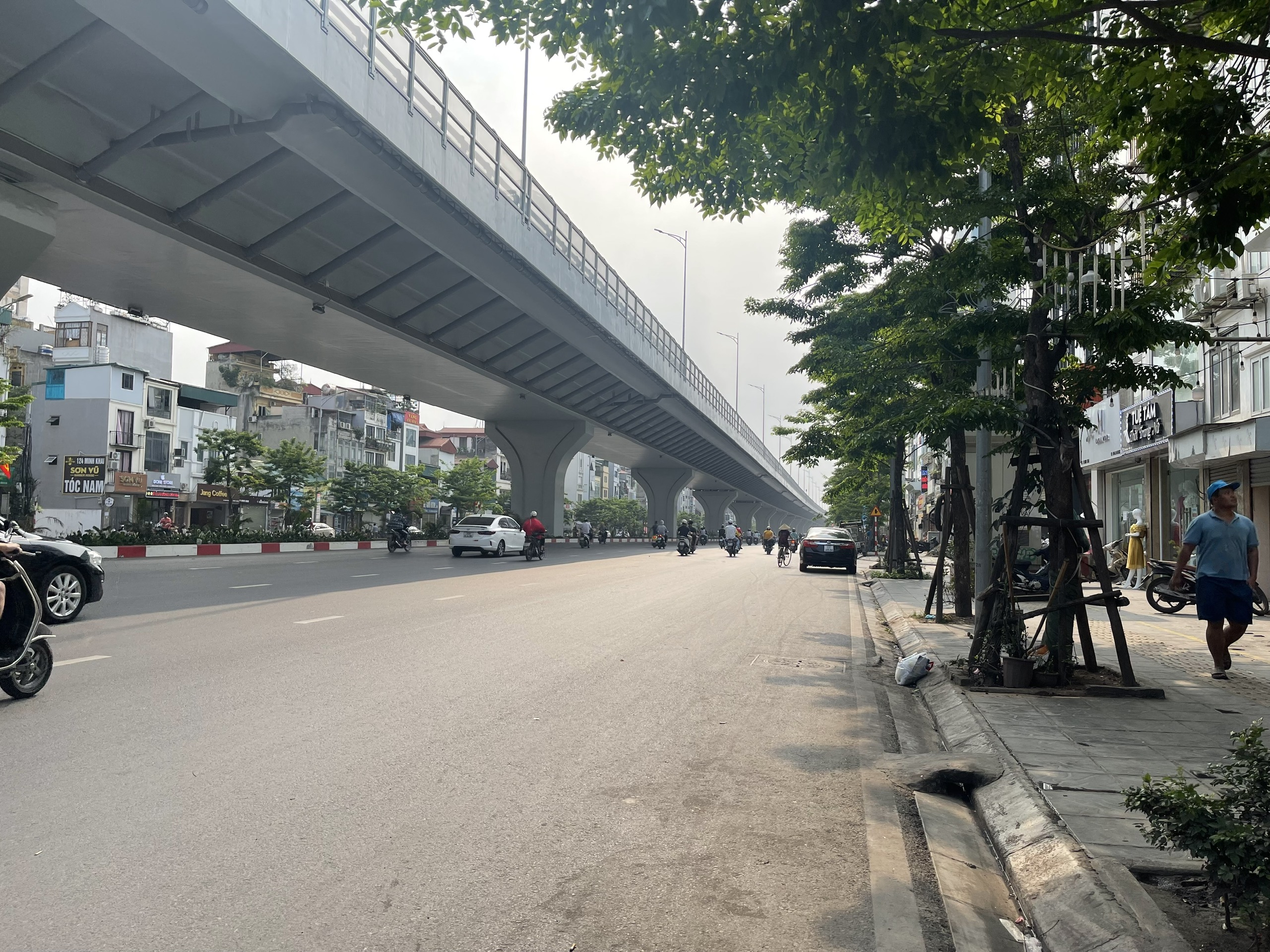 Bán nhà phố Minh Khai - quận Hai Bà Trưng, Sát Times city, LÔ GÓC, Ô TÔ tránh, 30m2, 12.9 tỷ