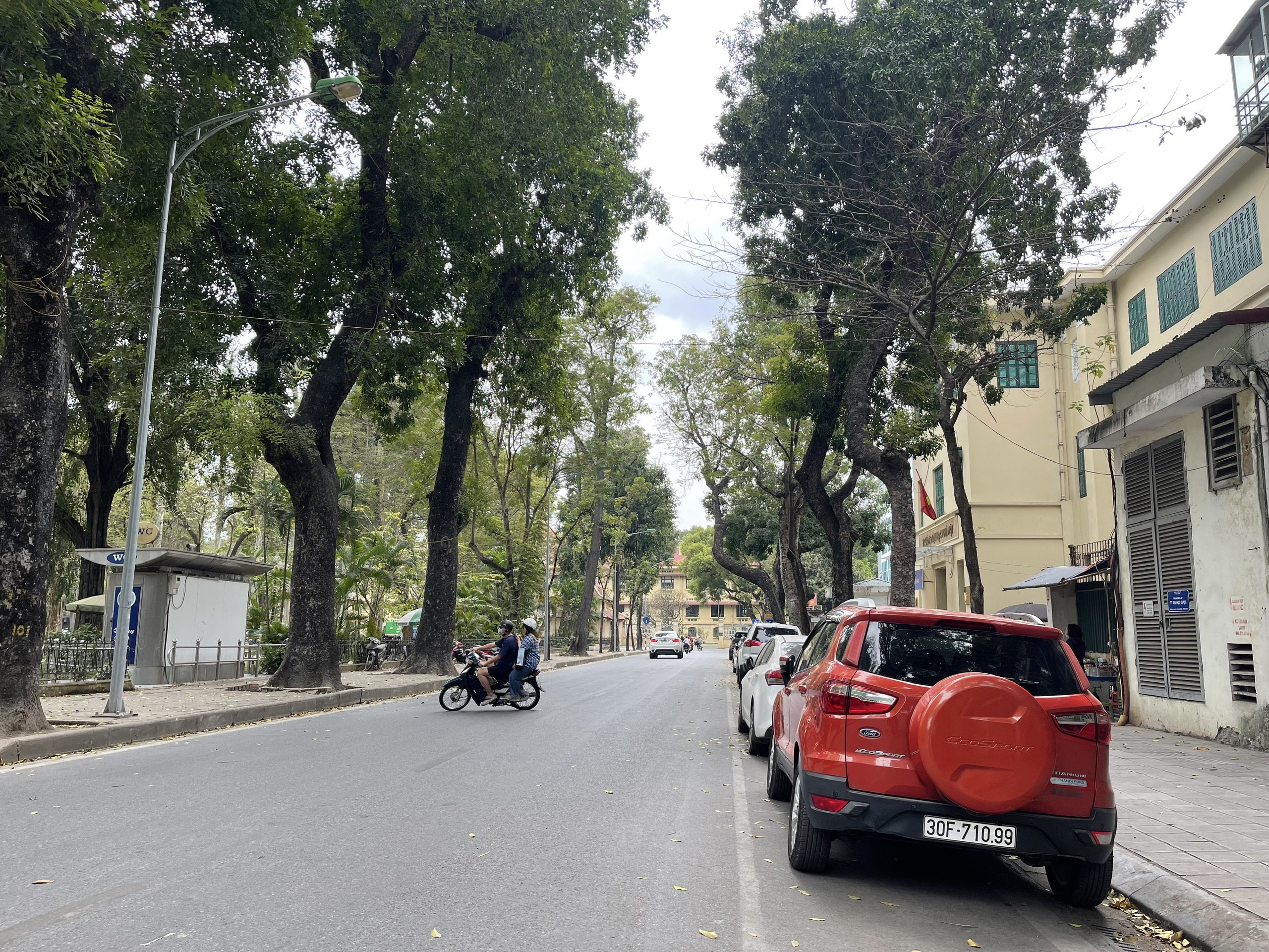 Bán nhà mặt phố quận Hai Bà Trưng, giáp Hoàn Kiếm, MẶT TIỀN HOÀNH TRÁNG 25m, 400m2, 180 tỷ