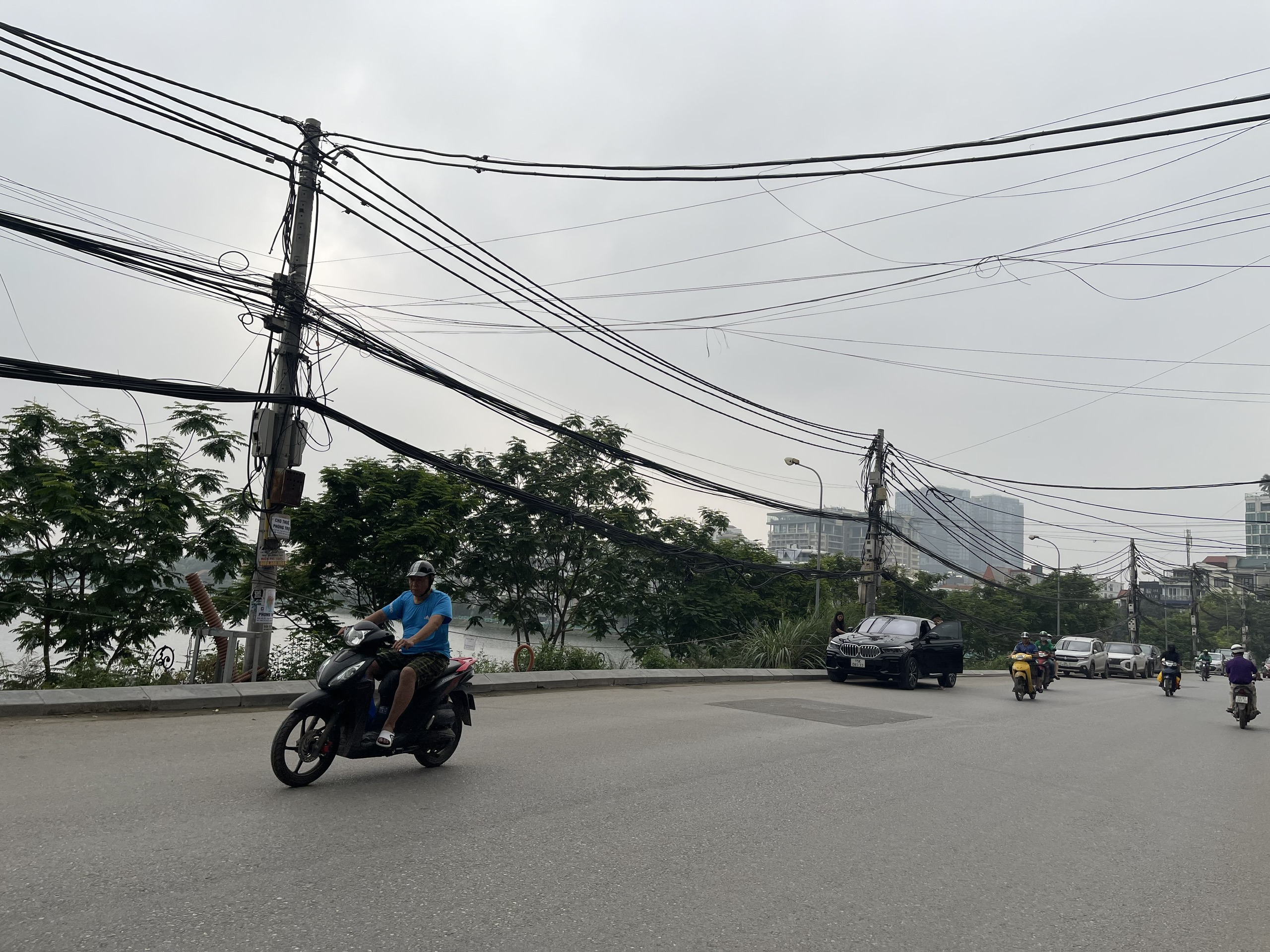 Bán nhà phố XUÂN DIỆU - trung tâm Hồ Tây, LÔ GÓC, 200m2, mặt tiền siêu rộng, 84 tỷ