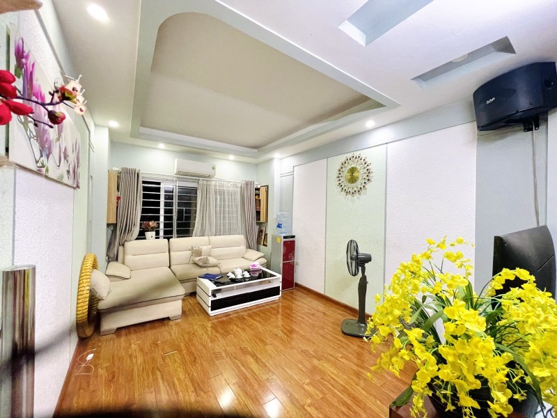 TRUNG TÂM CẦU GIẤY -15M RA Ô TÔ - GẦN CÔNG VIÊN - FULL NỘI THẤT - NHỈNH 8 TỶ