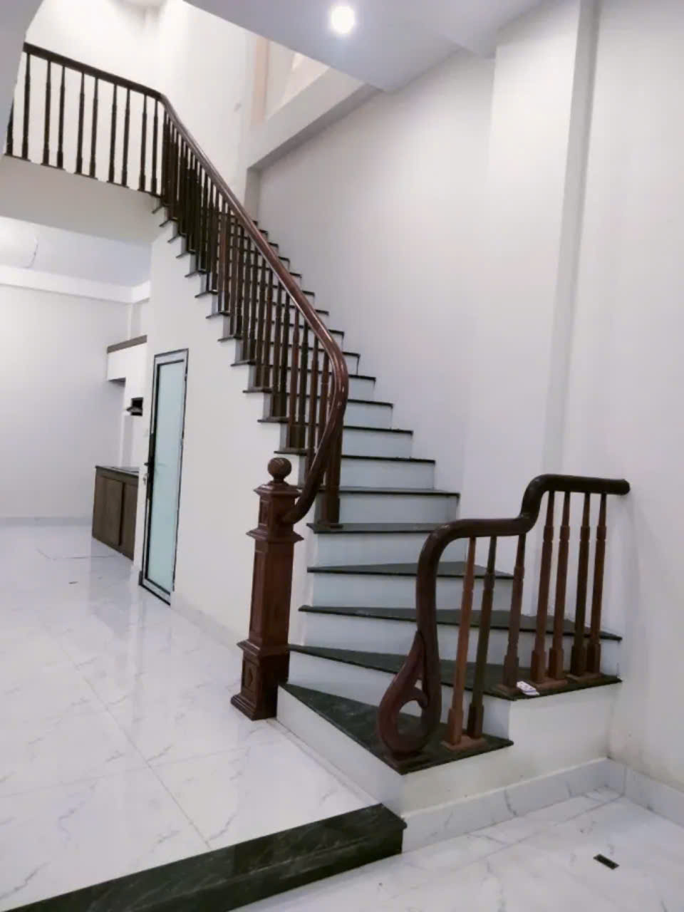 NHÀ MỚI ĐẸP NGÔ QUYỀN HÀ ĐÔNG-DT 35m2x 5 TẦNG, NGÕ THÔNG- CÁCH 2 NHÀ RA Ô TÔ TRÁNH ĐỖ - GẦN PHỐ