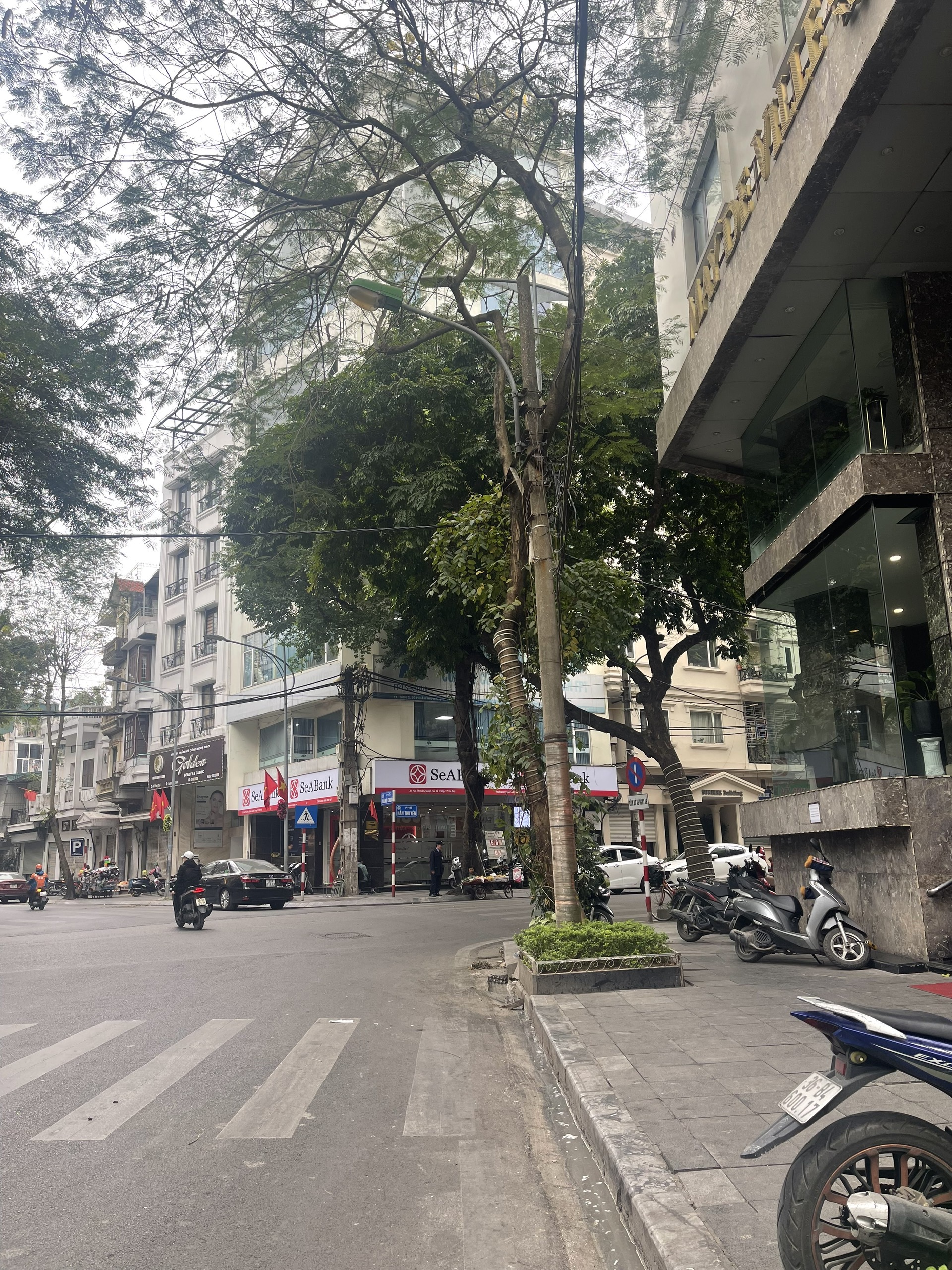 (Tổng giảm 3.5 tỷ) Bán nhà KINH DOANH mặt phố Phùng Hưng - Hoàn Kiếm, vỉa hè rộng, 41m2, 15 tỷ